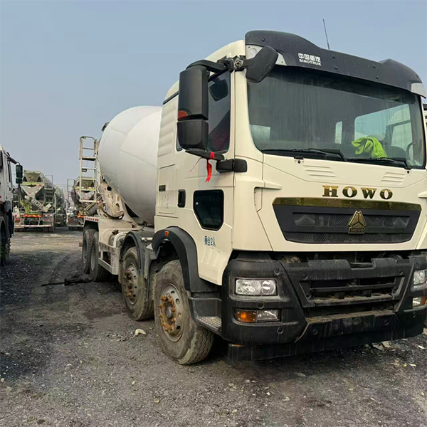 Small Concrete Mixer Truck 1.5-2.5m³ | Compact Mini Mixer for Narrow Space