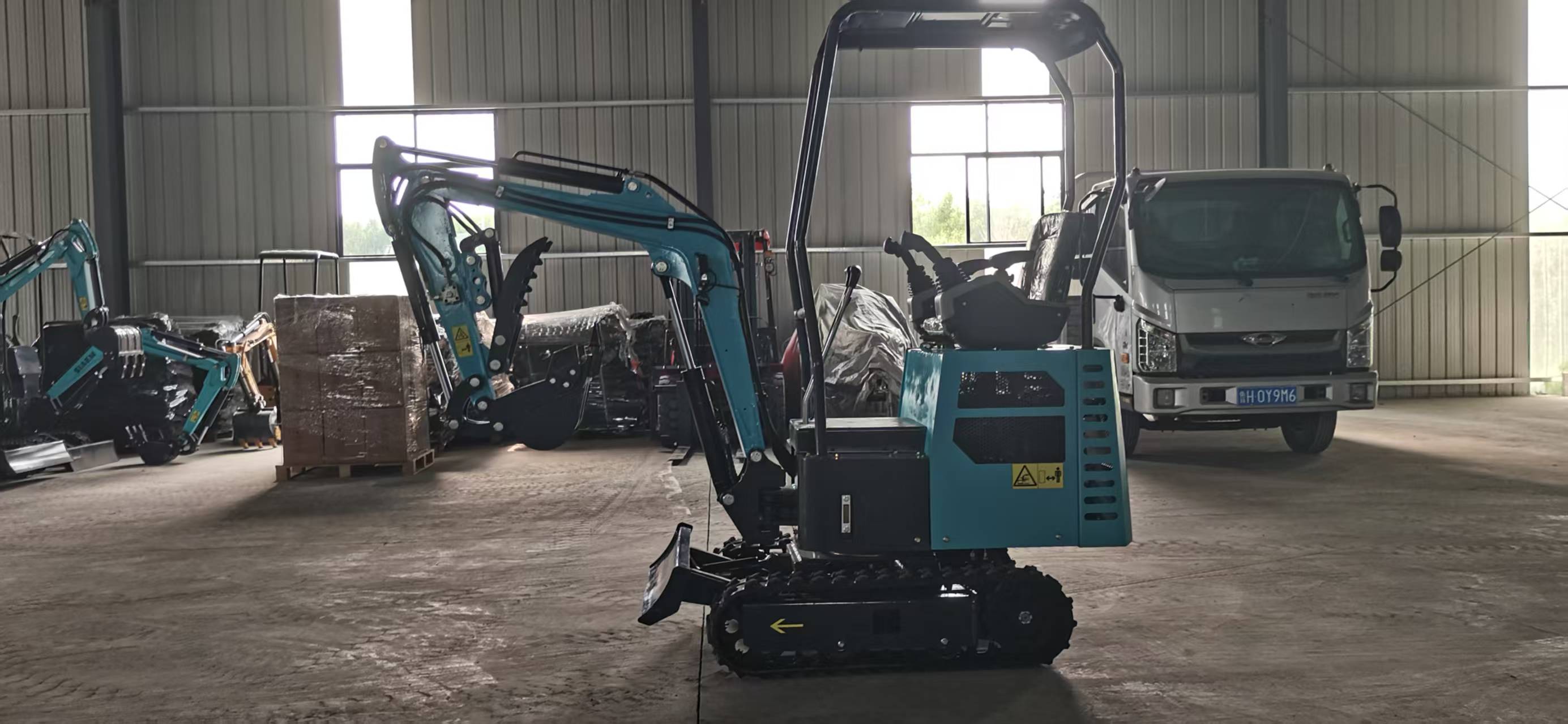 High Quality Mini 1.2 Ton Crawler Excavator Machine High Efficiency New Bucket 1 Year Factory Warranty