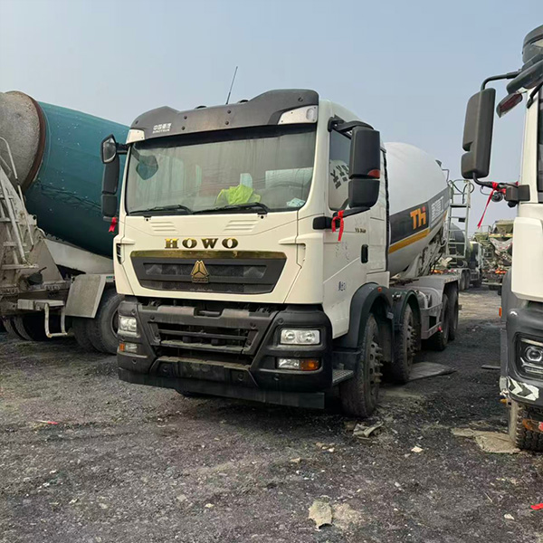 Small Concrete Mixer Truck 1.5-2.5m³ | Compact Mini Mixer for Narrow Space