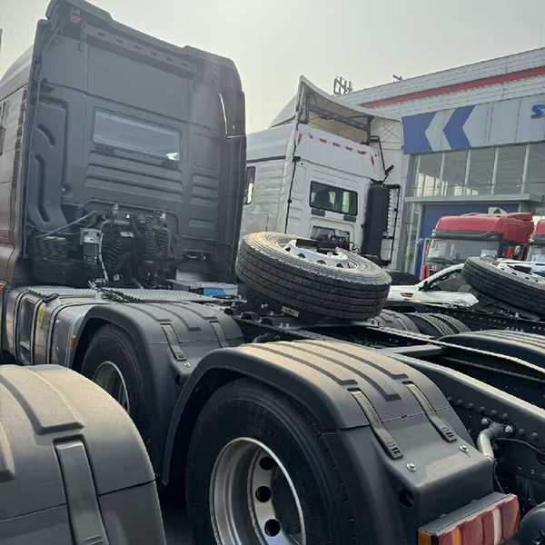 Sinotruk HOWO 6x4 Tractor Truck 440HP ZZ4256 | Heavy Duty Haulage for Construction & Logistics