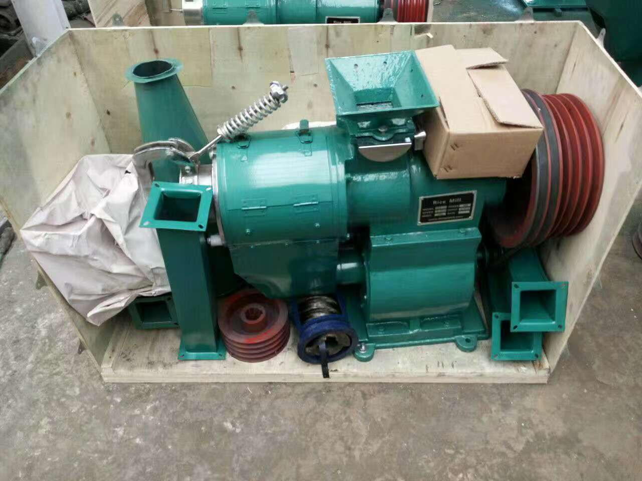 IRON ROLLER TYPE RICE POLISHER