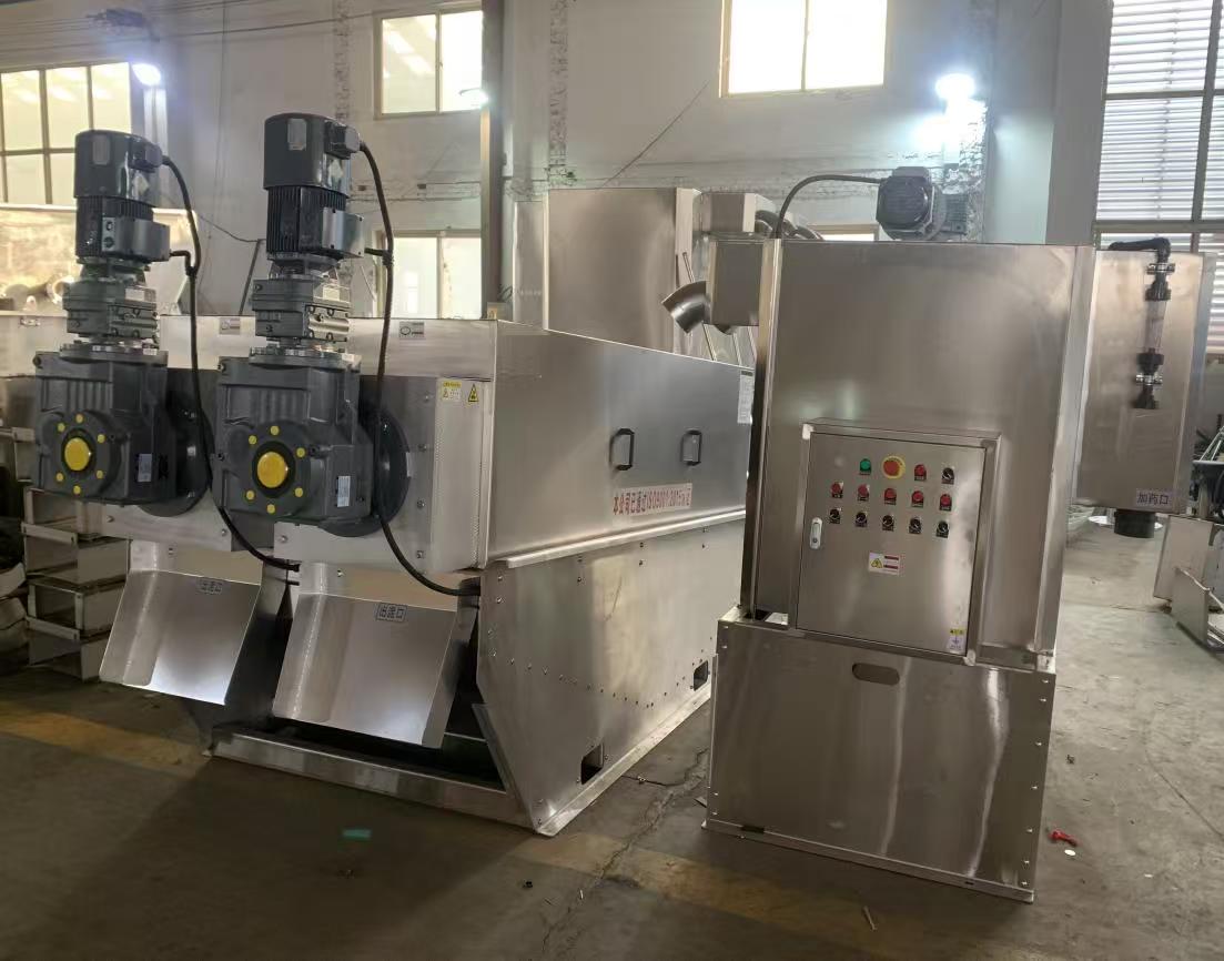 402 type screw-type sludge dewatering machine - specially designed for treating aquaculture wastewater