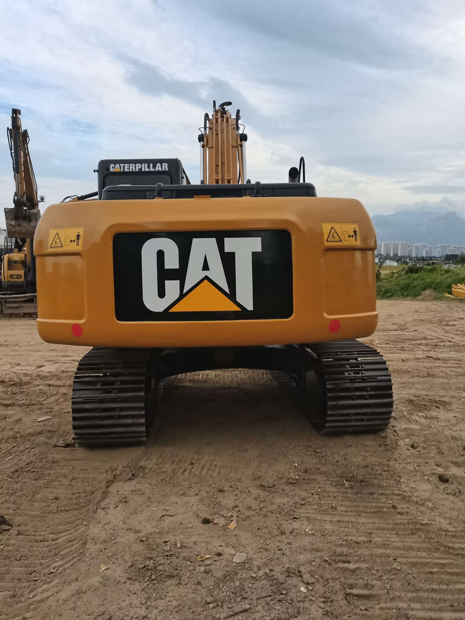 used caterpillar 320D 320DL 320D2 320D2L 320GC 320