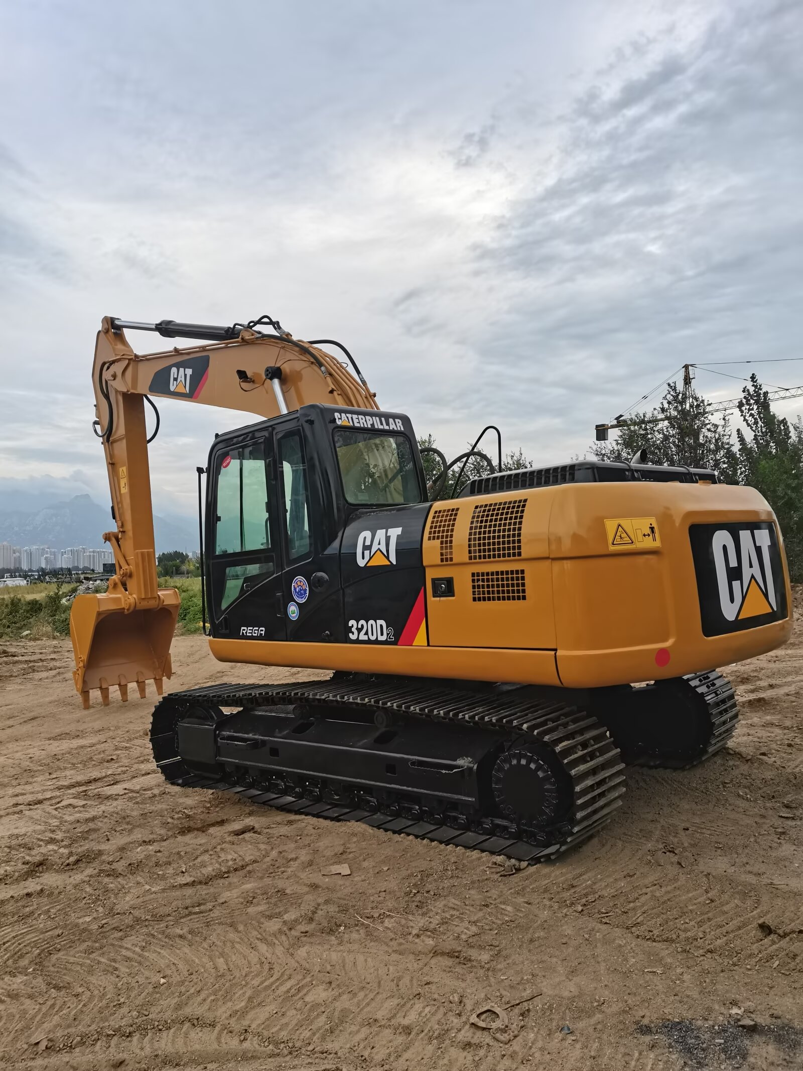 used caterpillar 320D 320DL 320D2 320D2L 320GC 320