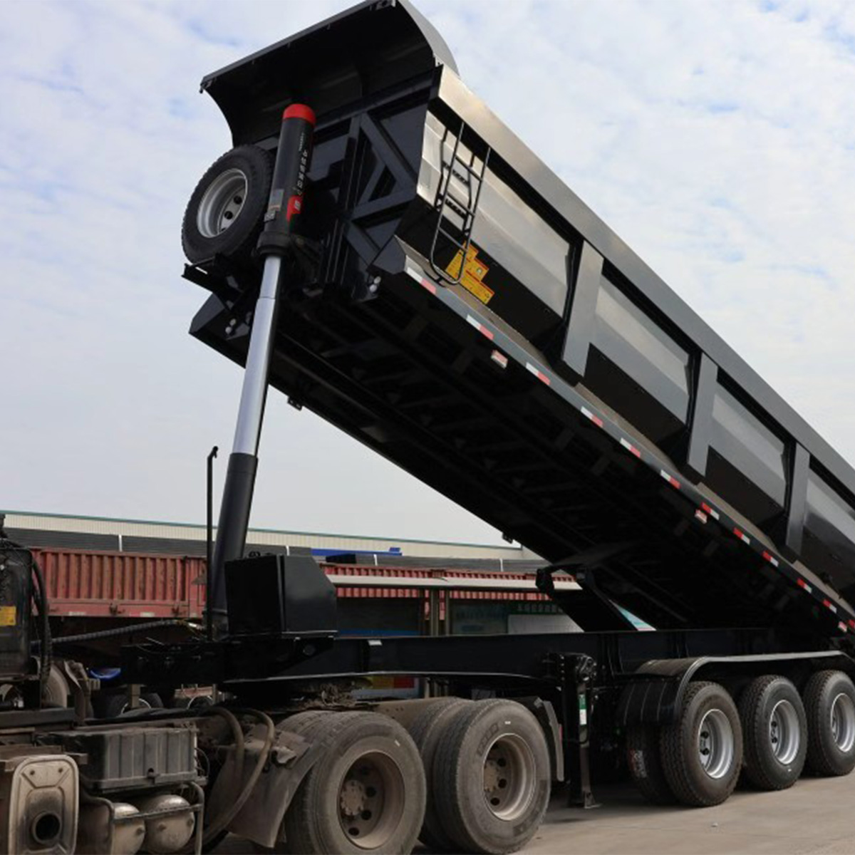 CSC 3-Axle Semi-Trailer, 40 Ton Load Capacity, Heavy Equipment Transportation, Suitable for Truck Trailers, High-Strength Steel Material