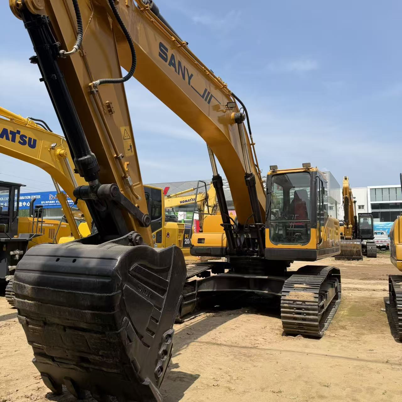 Used SANY SY215C Crawler Hydraulic Excavator 21-Ton Medium Construction Equipment for Export
