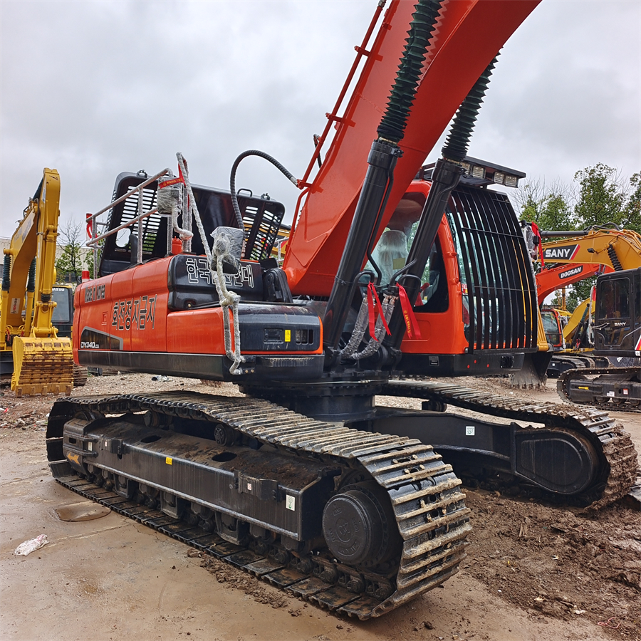 DOOSAN DX340LC  USED EXCAVATOR