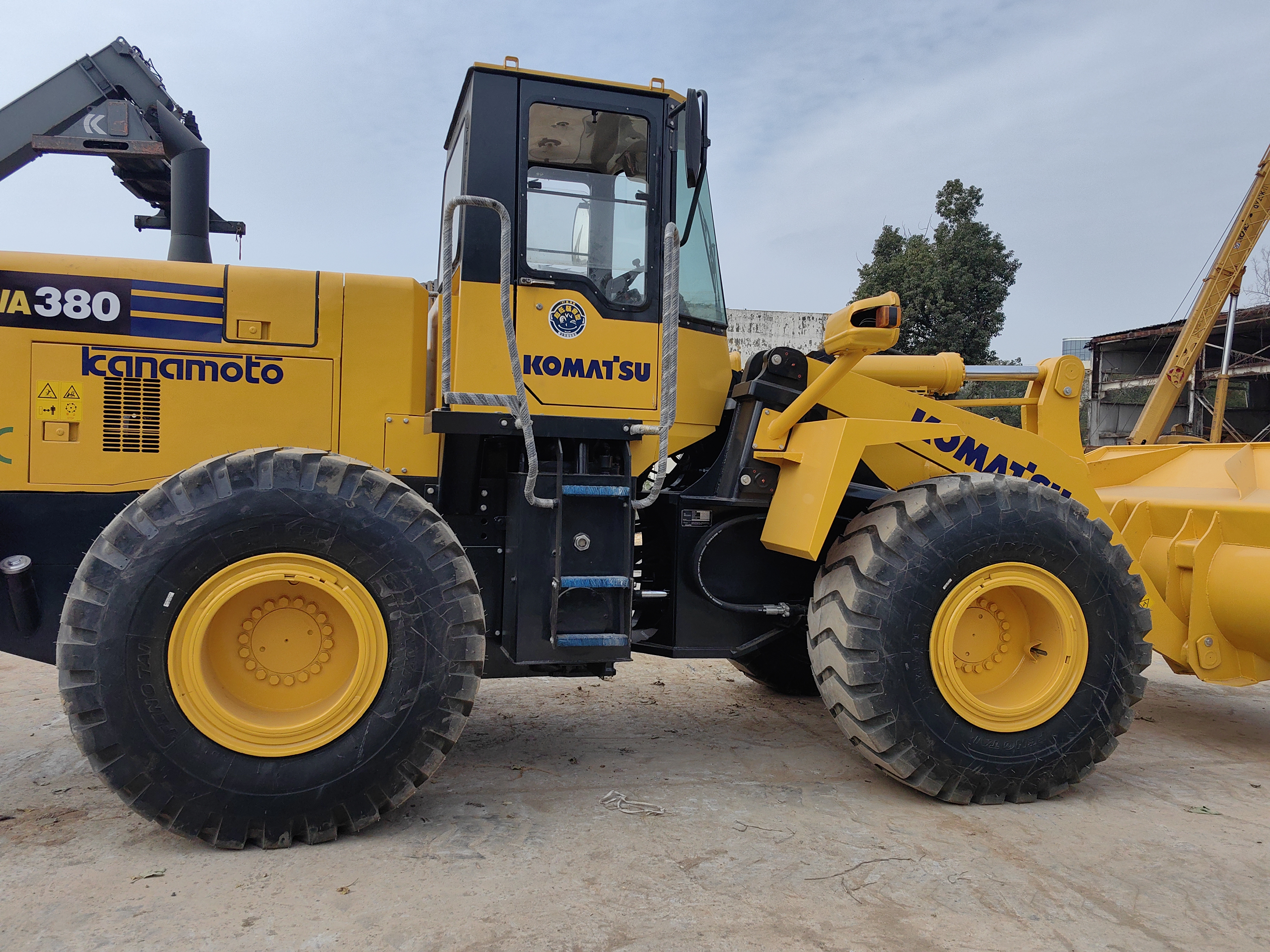KOMATSU WA380 USED LOADER