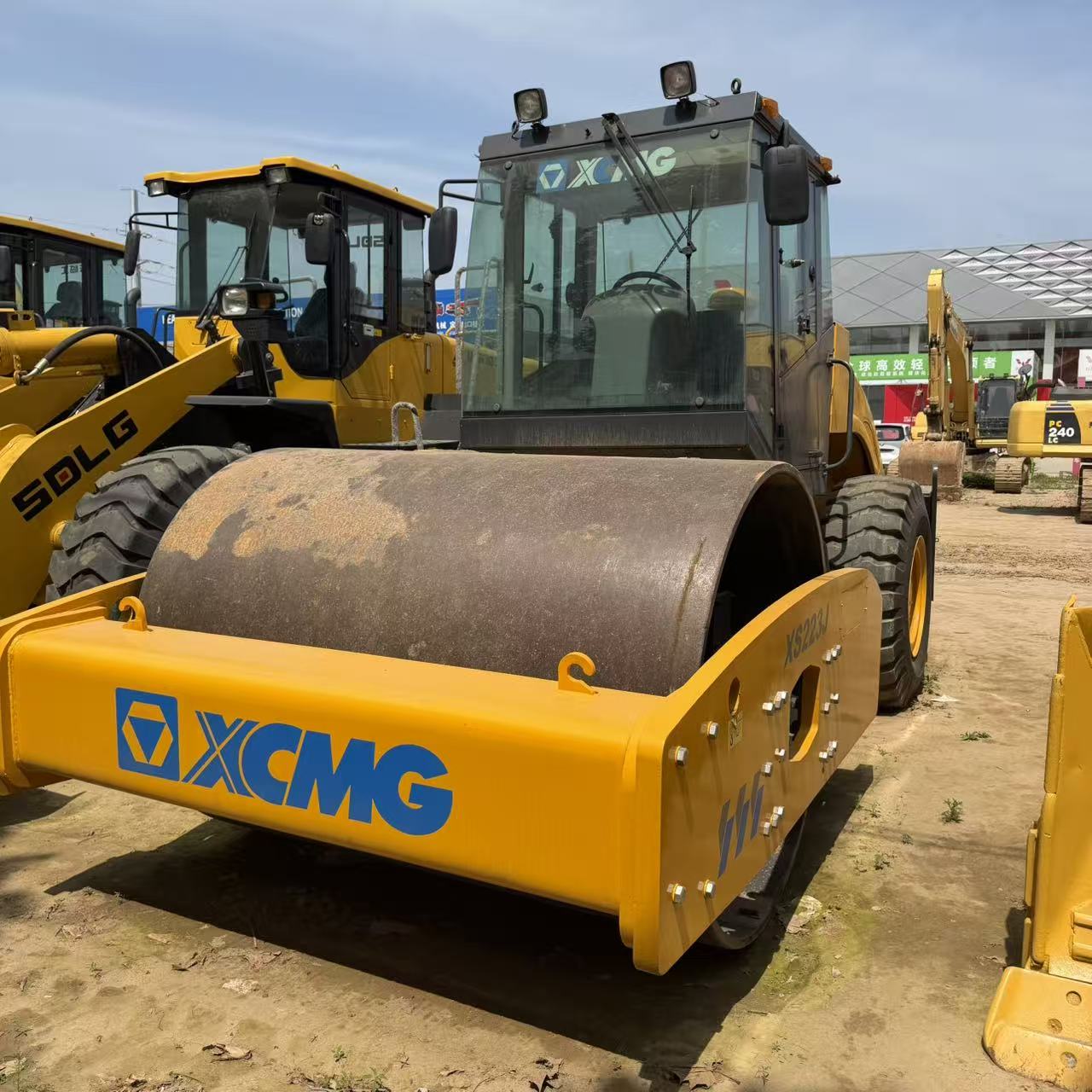 Used XCMG/SANY/LIUGONG/Shantui Single/Double Drum/Rubber Tyre Vibratory Roller for Export