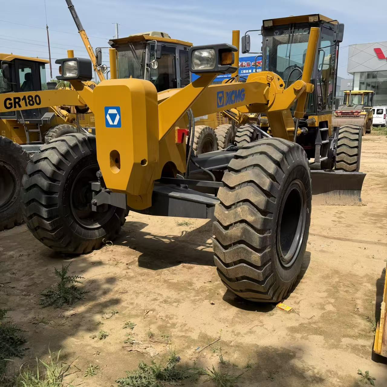 Used XCMG/SANY/LIUGONG/Shantui Self-Propelled Motor Grader 180/215HP for Export