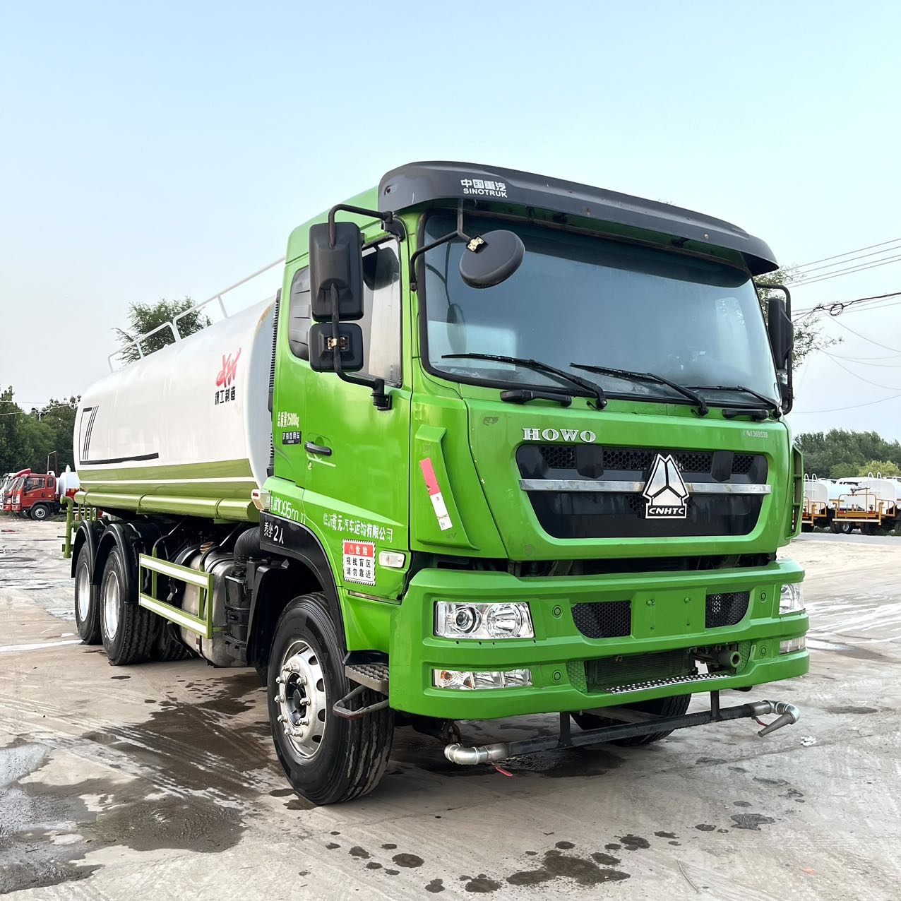 Large 35-ton water spray truck, medium 10-ton environmental sanitation and landscaping spraying truck, road surface cleaning truck, engineering environmental sanitation fog gun dust reduction water tank truck, drinking water transport truck