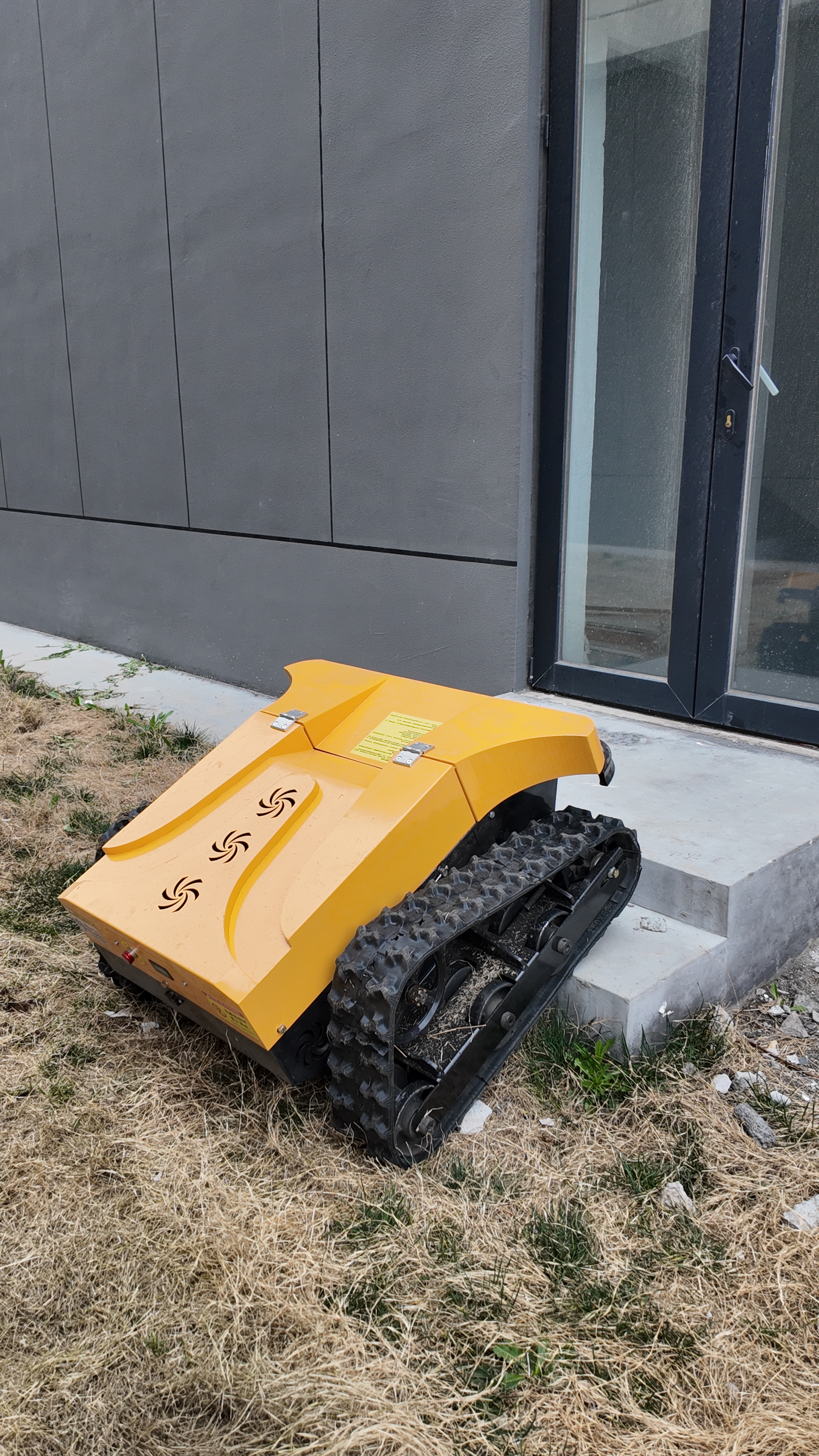 YM-550D Brushless Motor Lawn Mower | High Efficiency & Low Noise