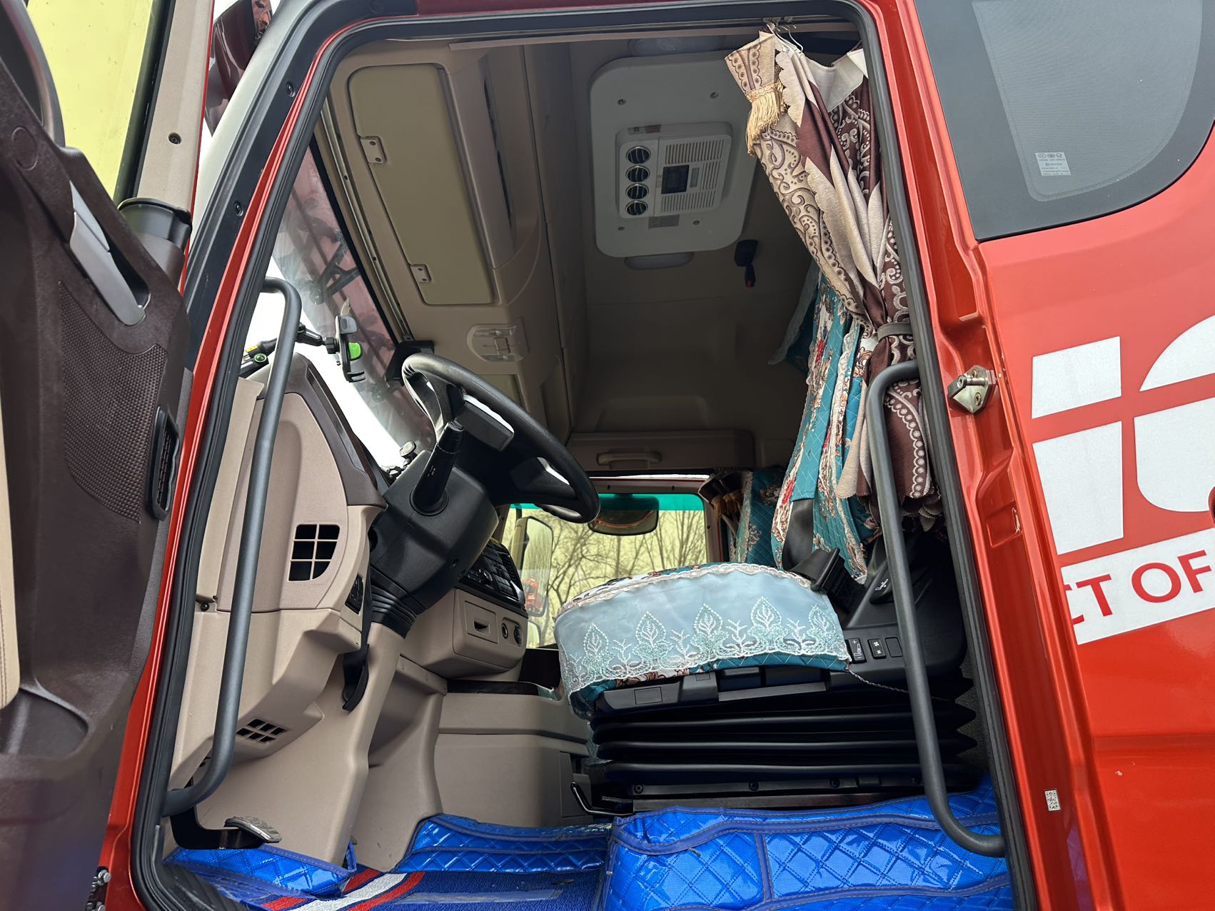 9.6m High Bar 8×4 Truck, 520HP Manual Transmission, National VI, Full Configuration, Excellent Condition