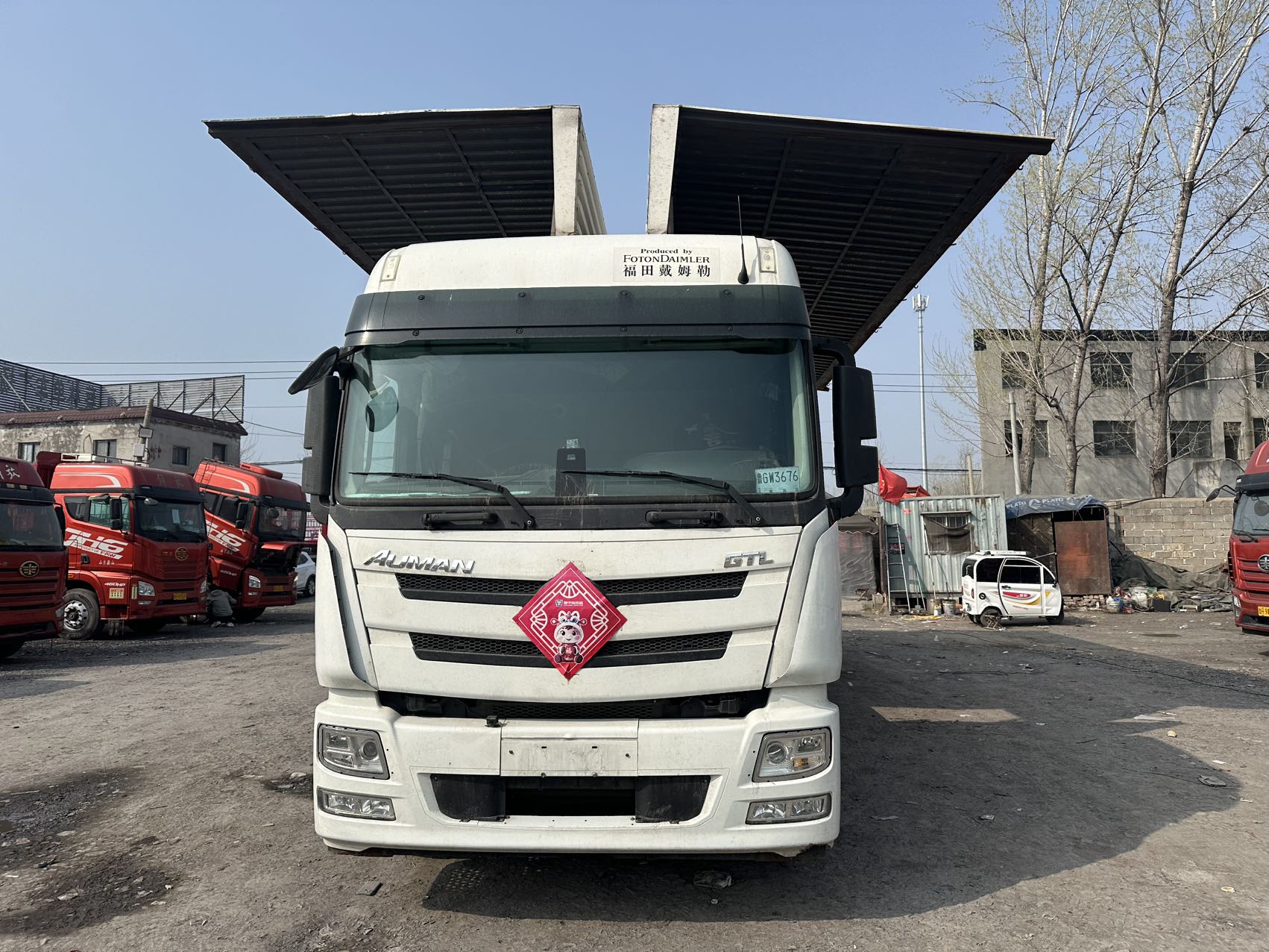 9.6m 6×2 Wing Van Truck, 320HP Manual Transmission, National VI, Original Hydraulic Retarder, Full Configuration