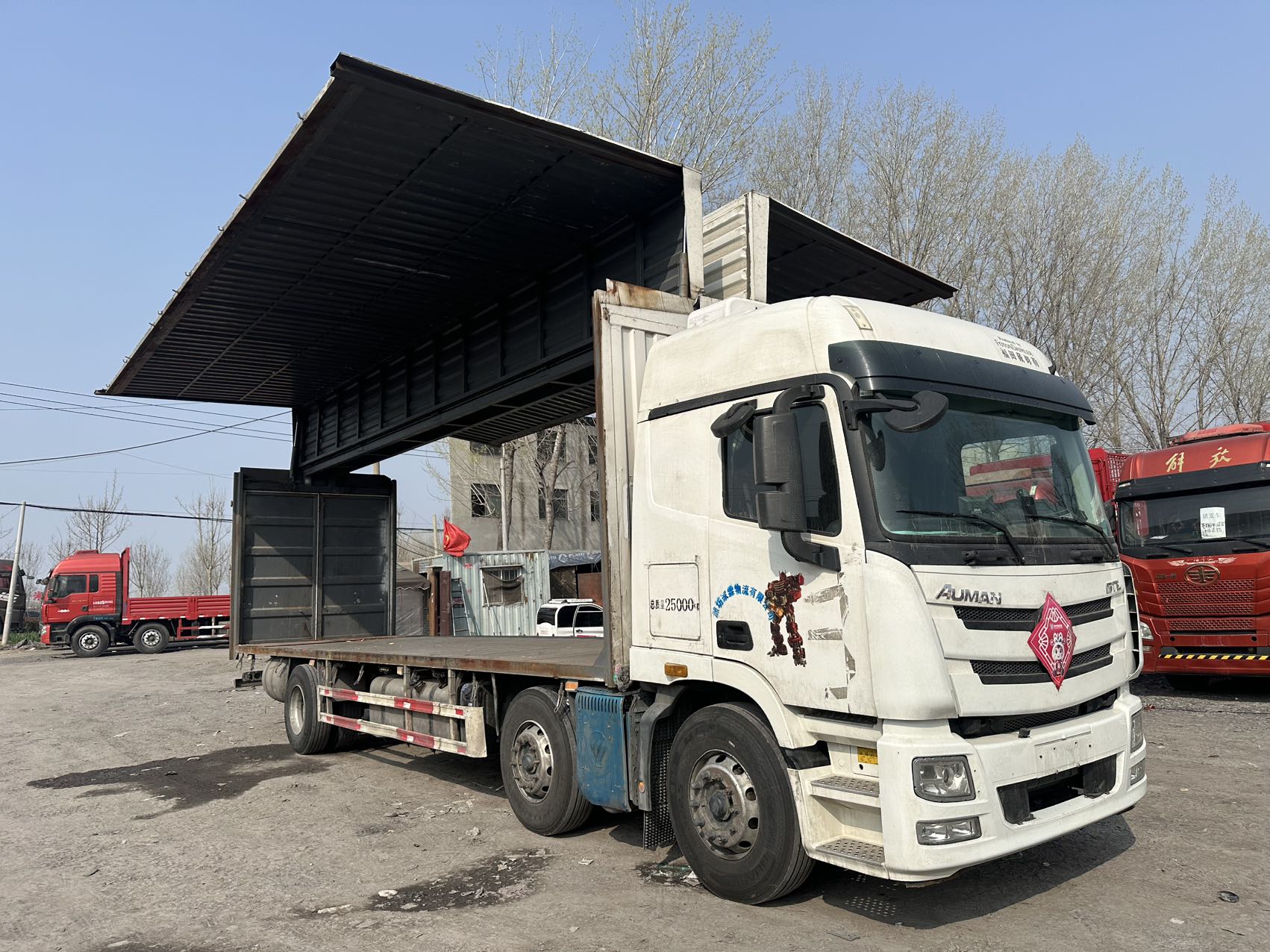 9.6m 6×2 Wing Van Truck, 320HP Manual Transmission, National VI, Original Hydraulic Retarder, Full Configuration