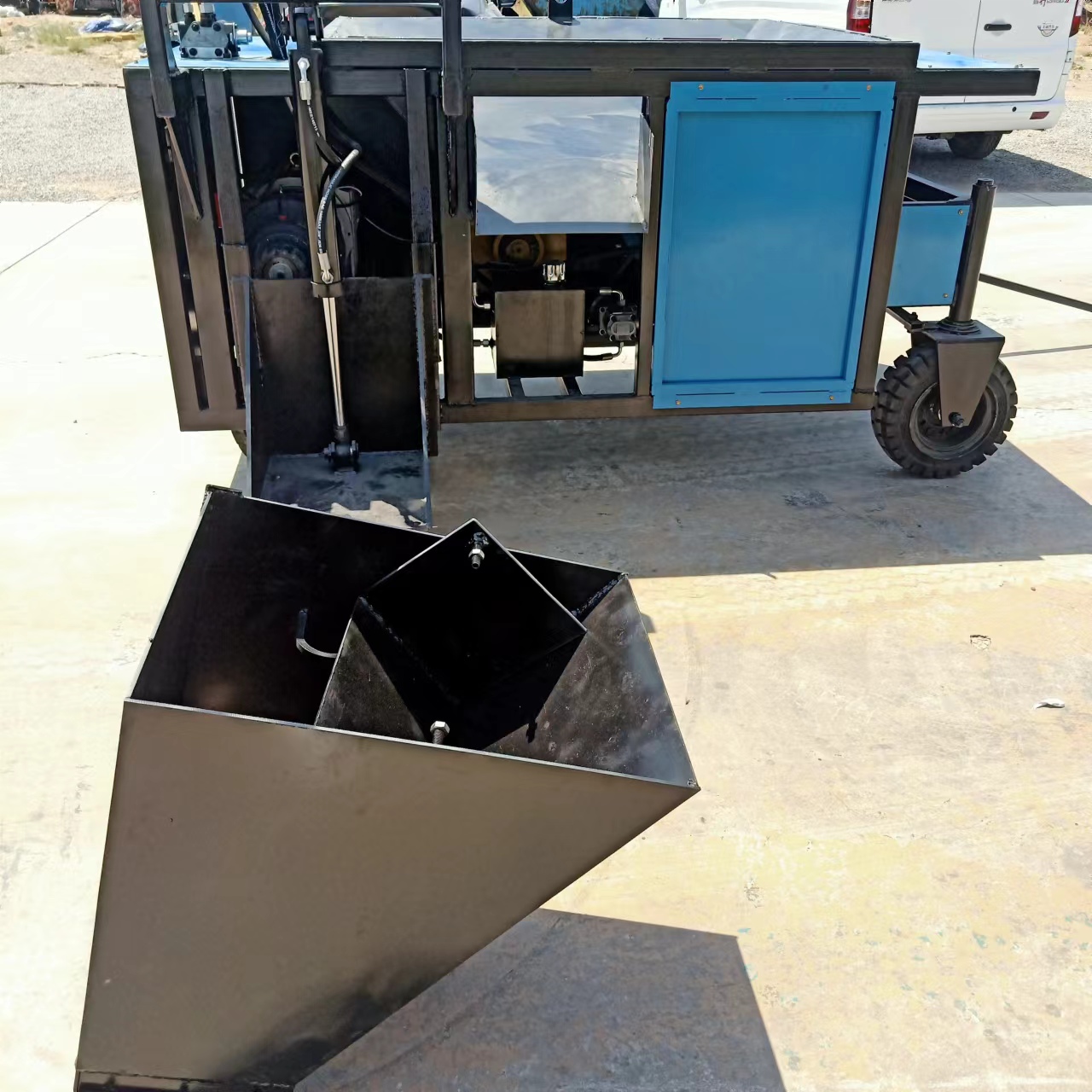 400 Type Self-propelled Curb Forming Machine