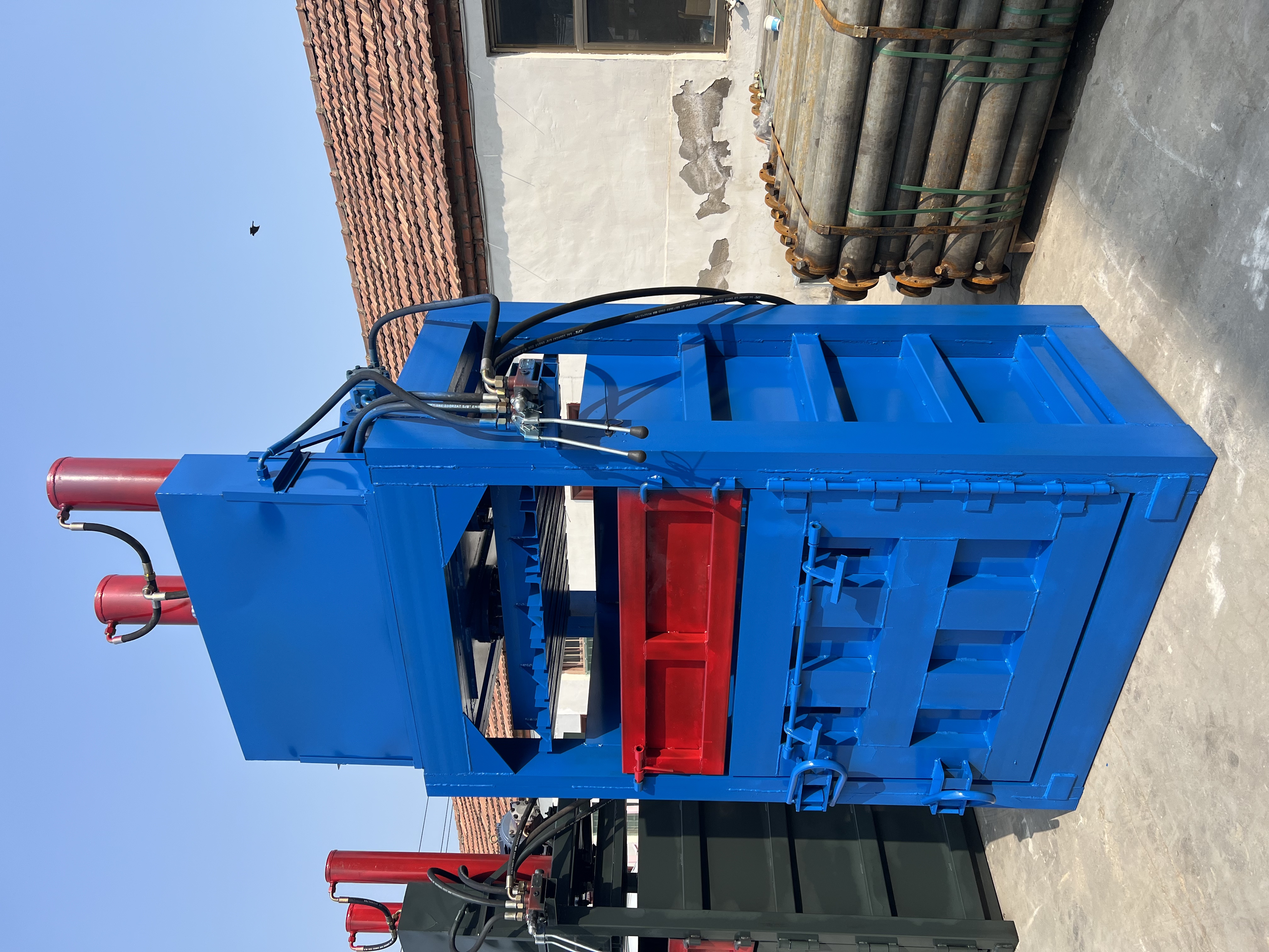 Vertical Hydraulic Baler