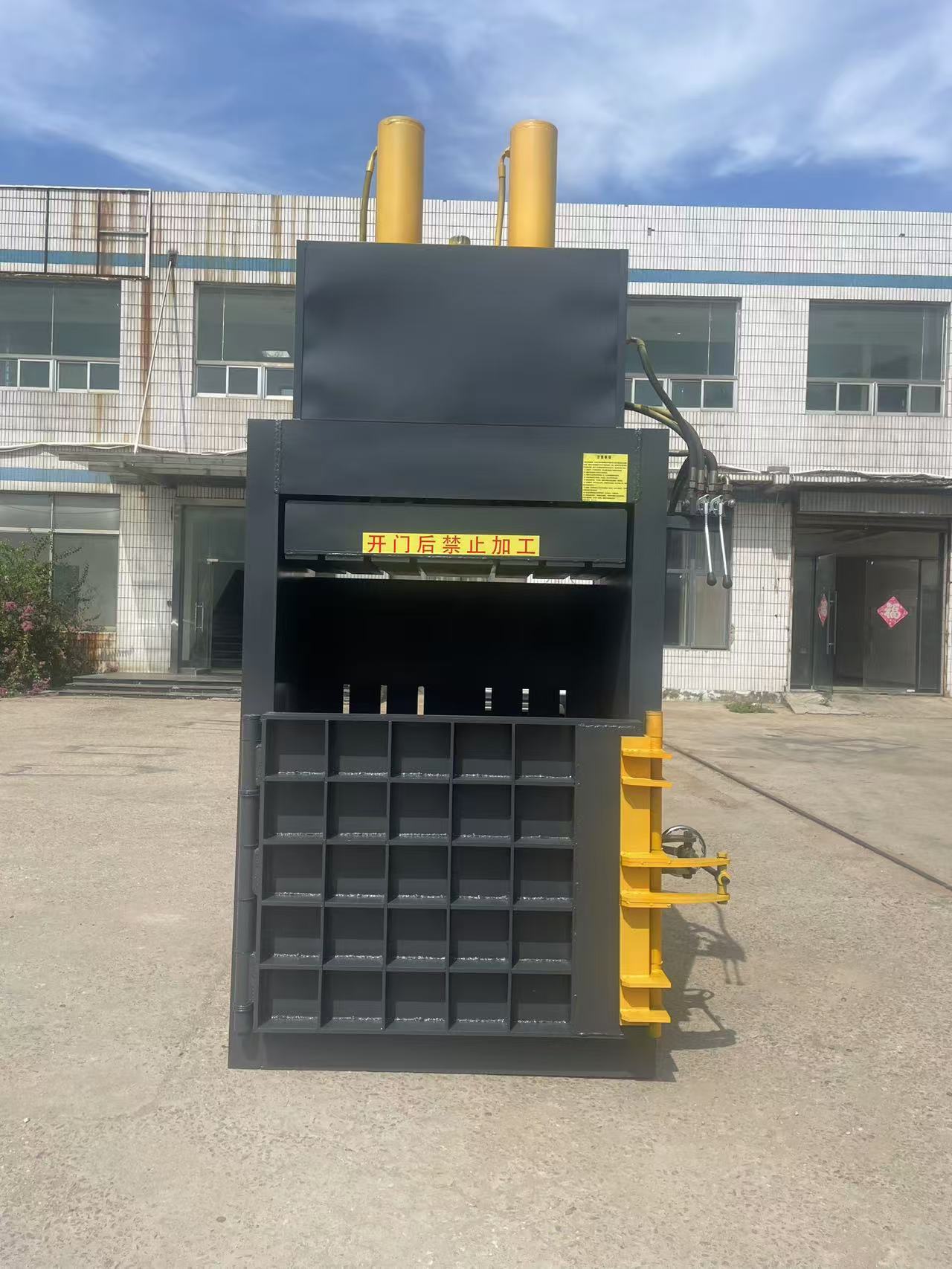 Vertical All-Steel Hydraulic Baler 80T-200T for Plastic Film & Bottle Waste Compression