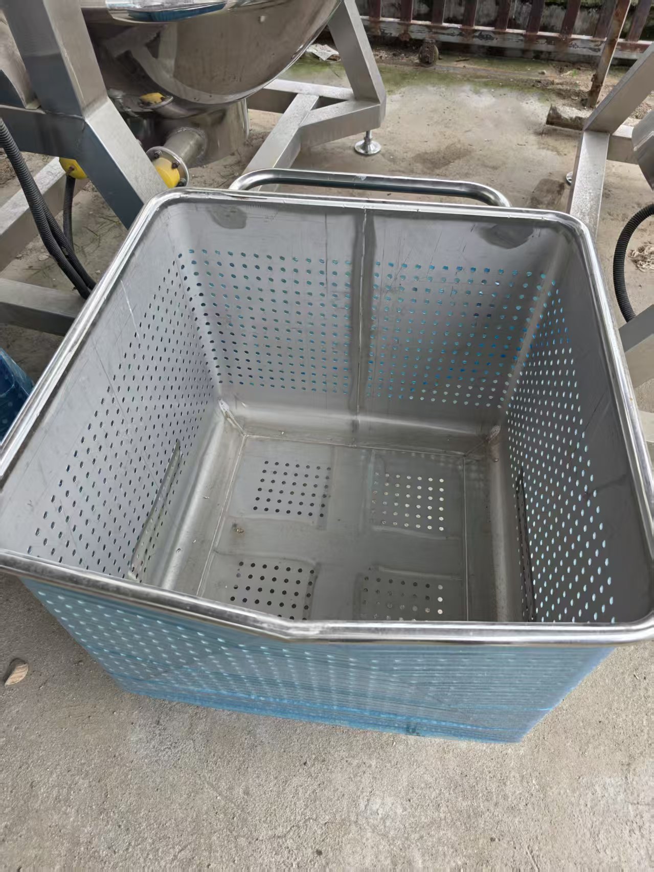 200L/400L Stainless Steel Tote Cart Food-grade Material Transport Cart