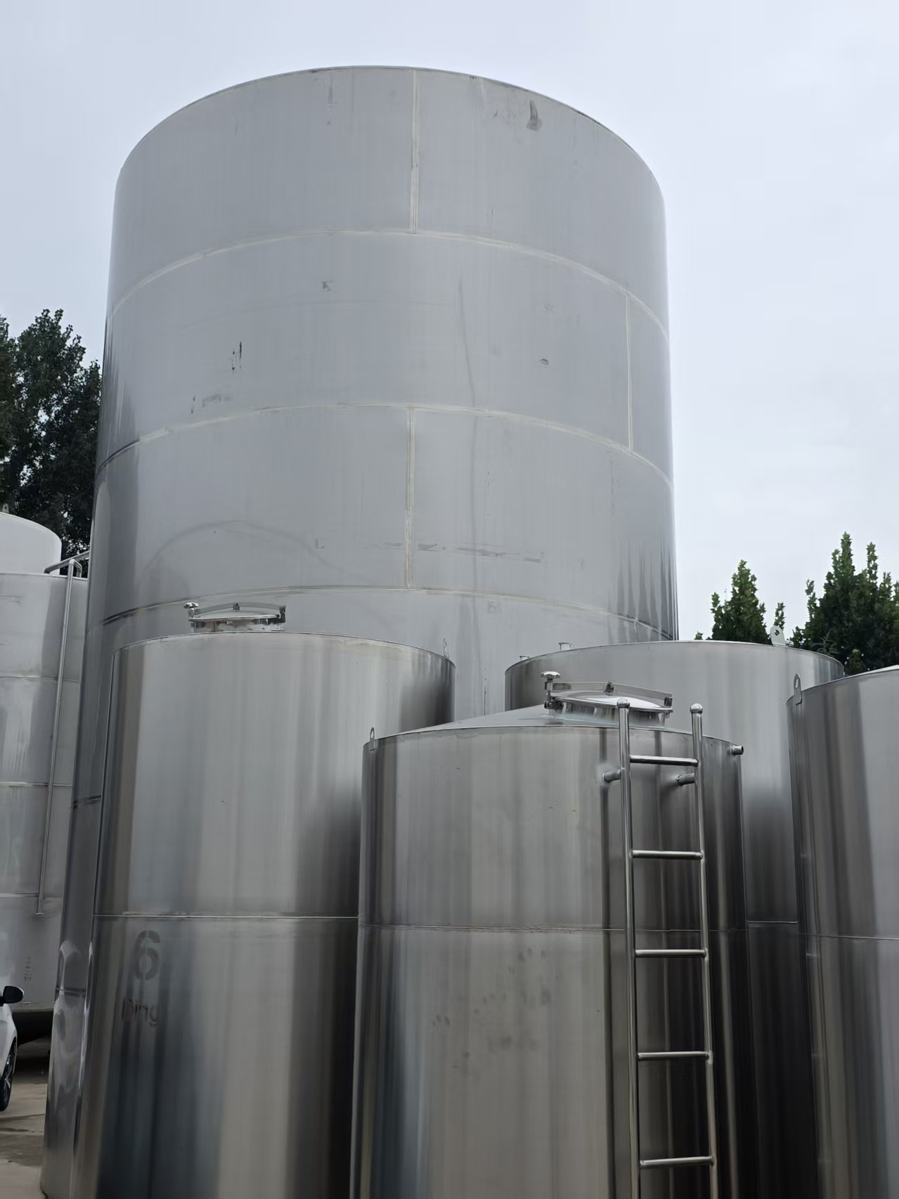 100L-5000L Stainless Steel Storage Tank Food-grade Liquid/Material Storage Vessel