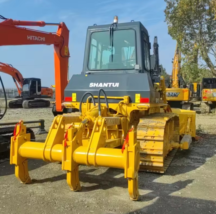 Shantui SD32 Bulldozer
