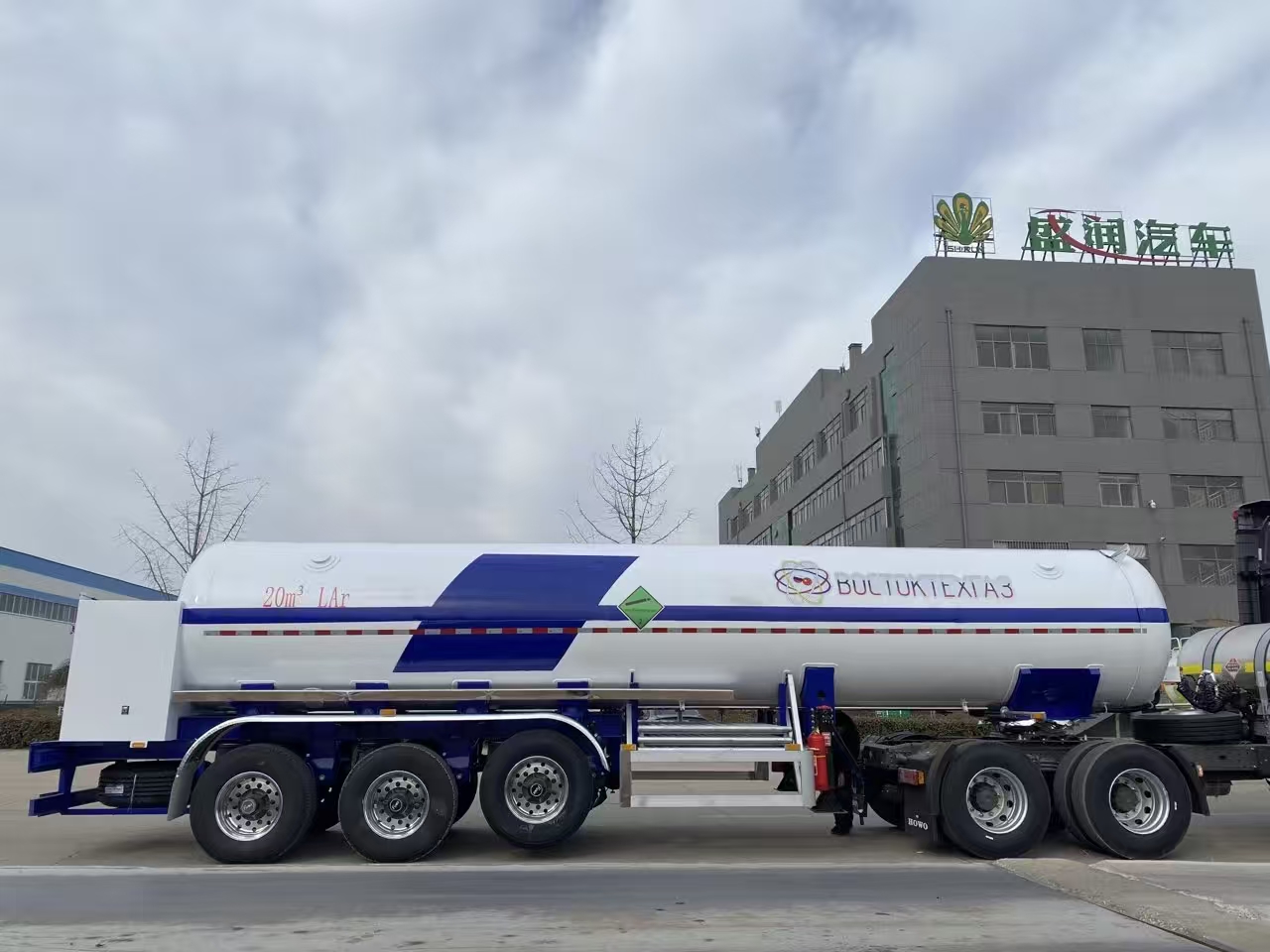 Shengrun tri-axle cryogenic liquid transport semi-trailer