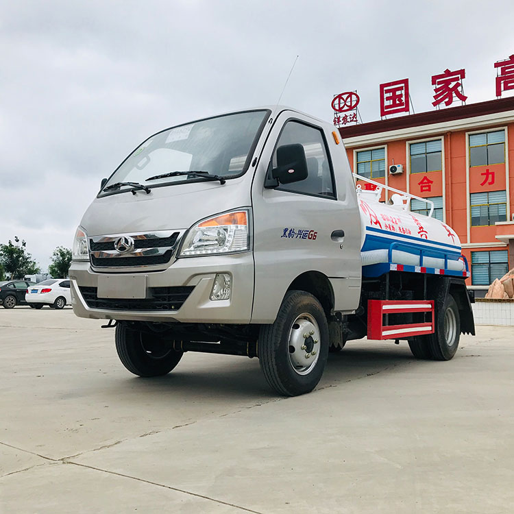 High Quality Manual Gasoline Small Vacuum Septic Truck Euro 3 Emission 1-10T Capacity 5T GVW Environmentally Friendly Core