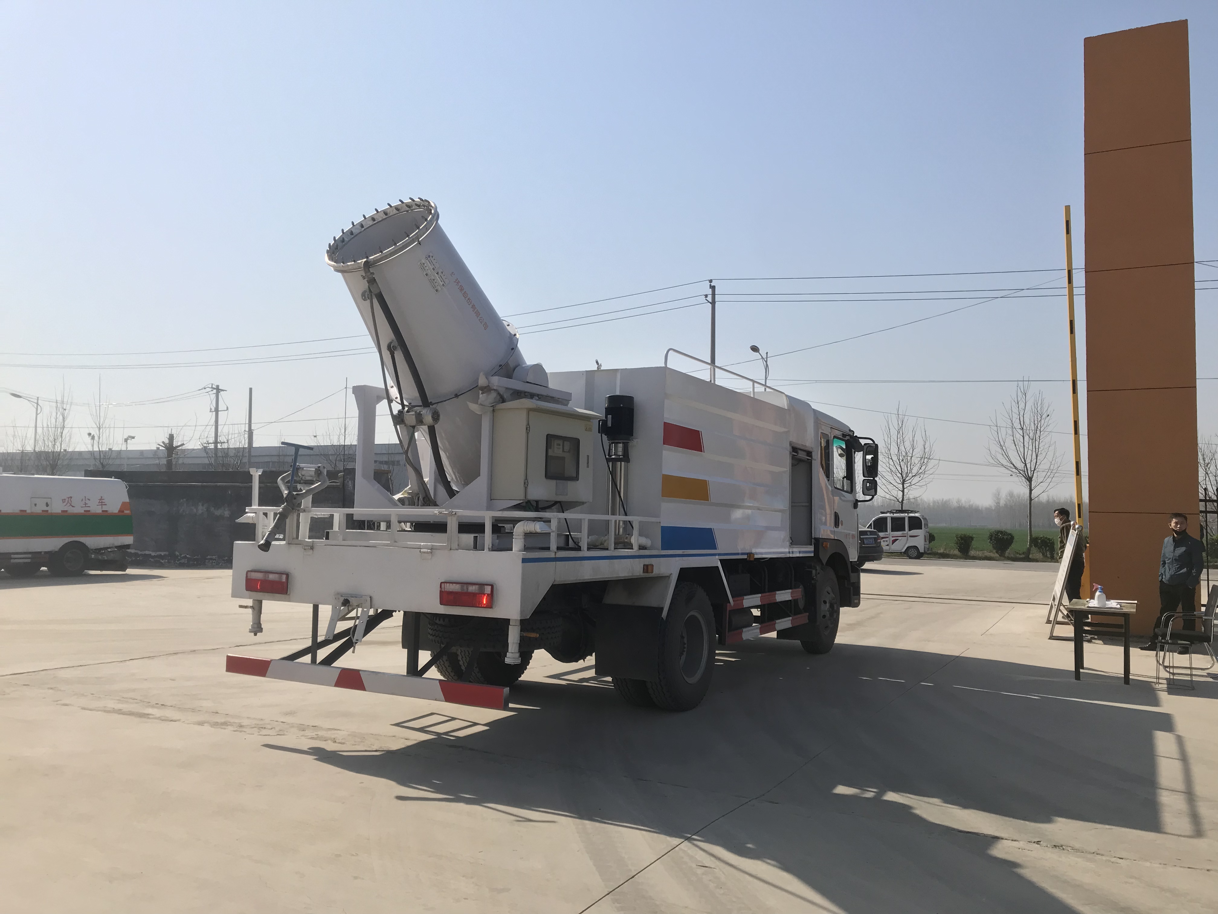 18-Ton Water Tank Truck Customizable Mist Sprayer Vehicle Fine Atomized Particles Diesel Engine Motor 4x2 EURO 5 Emission Direct