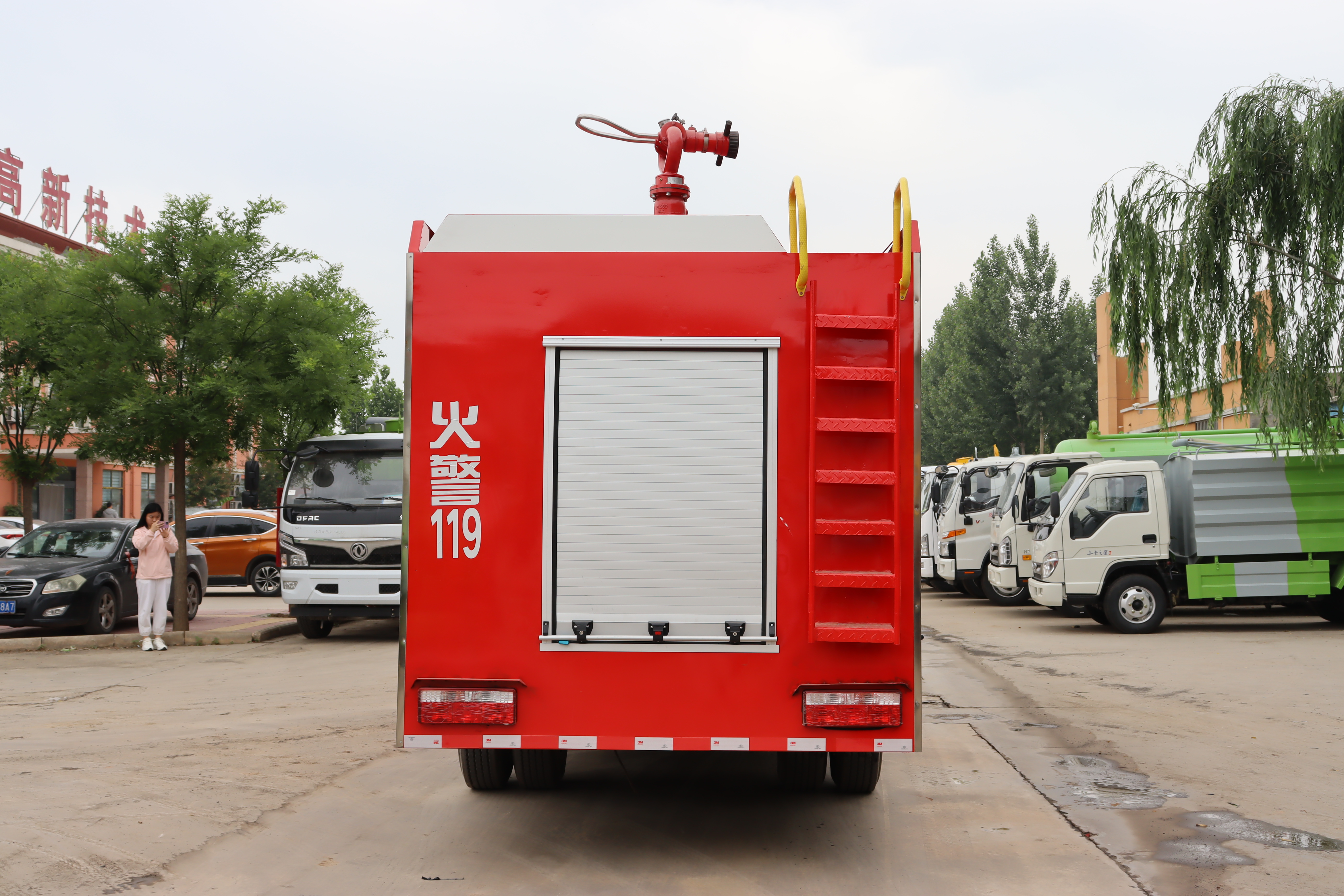 New Dongfeng 4x2 Diesel Pumper Fire Truck with High-Pressure Jet-Long Endurance Efficient for Municipal/Industrial Fire Rescue