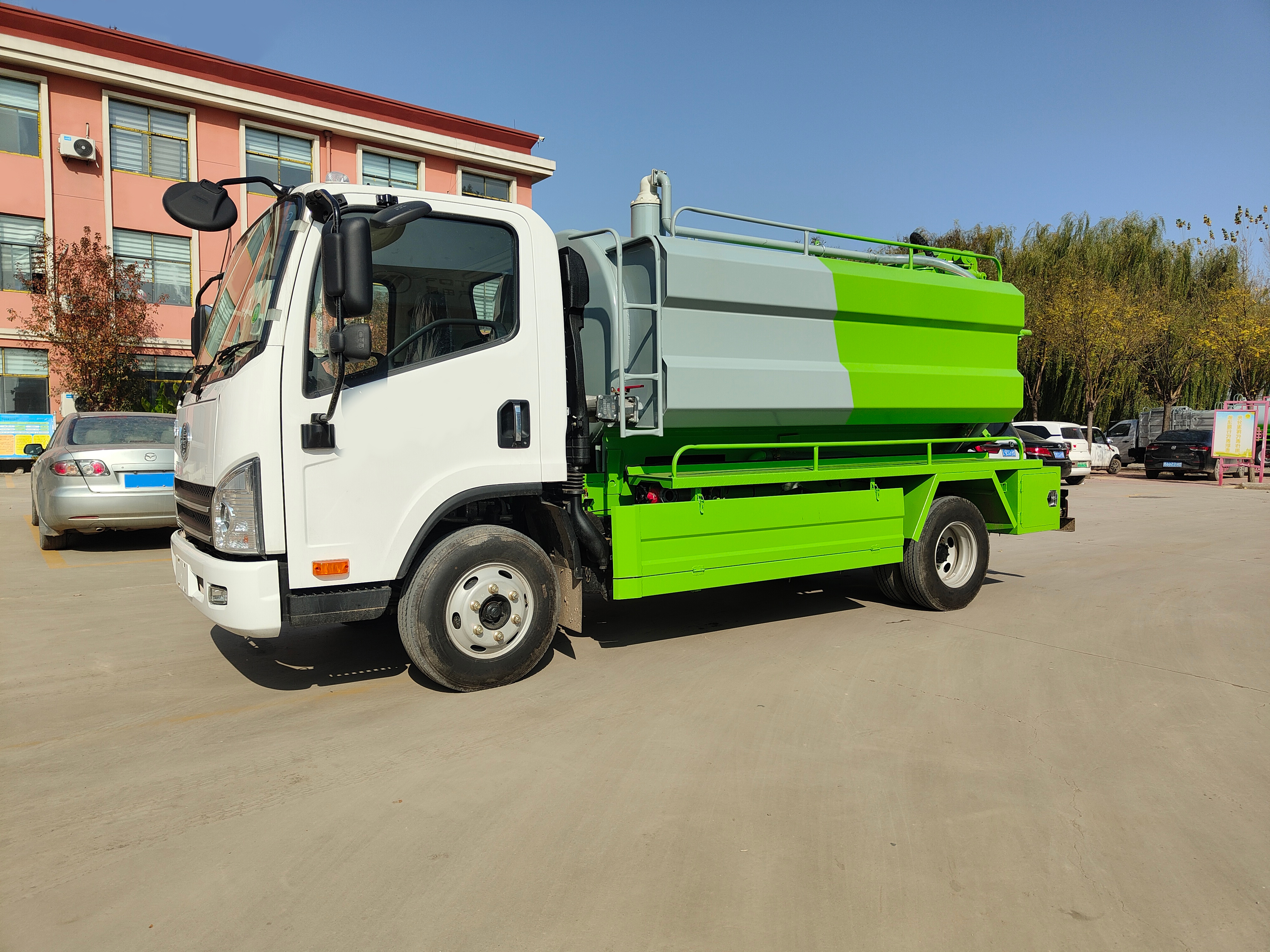 FAW Jiefang 5+3 Cleaning Vacuum Sewer Truck with Powerful Pipeline Dredging Capability Vacuum Pump Diesel