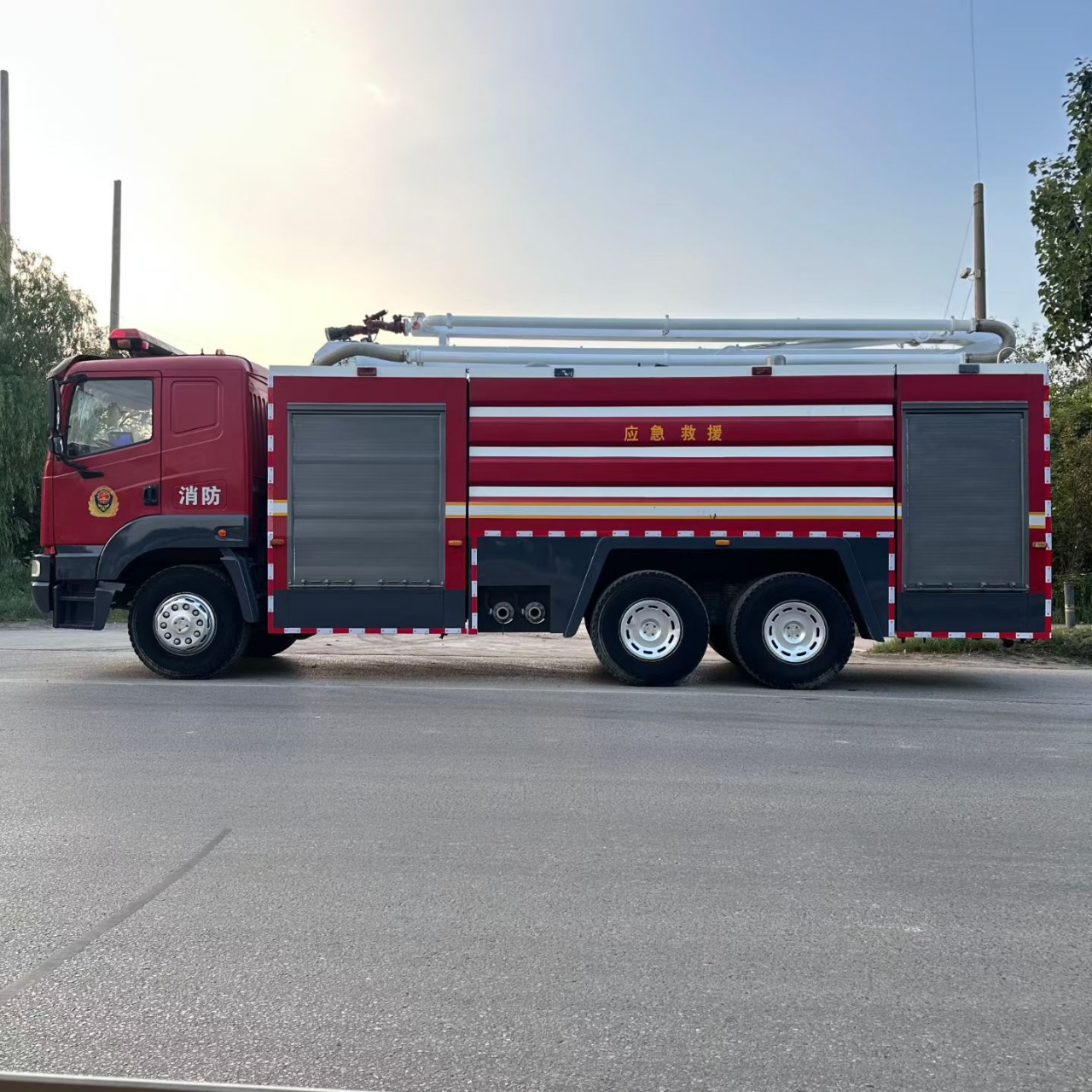 JP16 High Spray Foam Fire Truck 12m³ Tank 310HP HOWO Chassis For Sale
