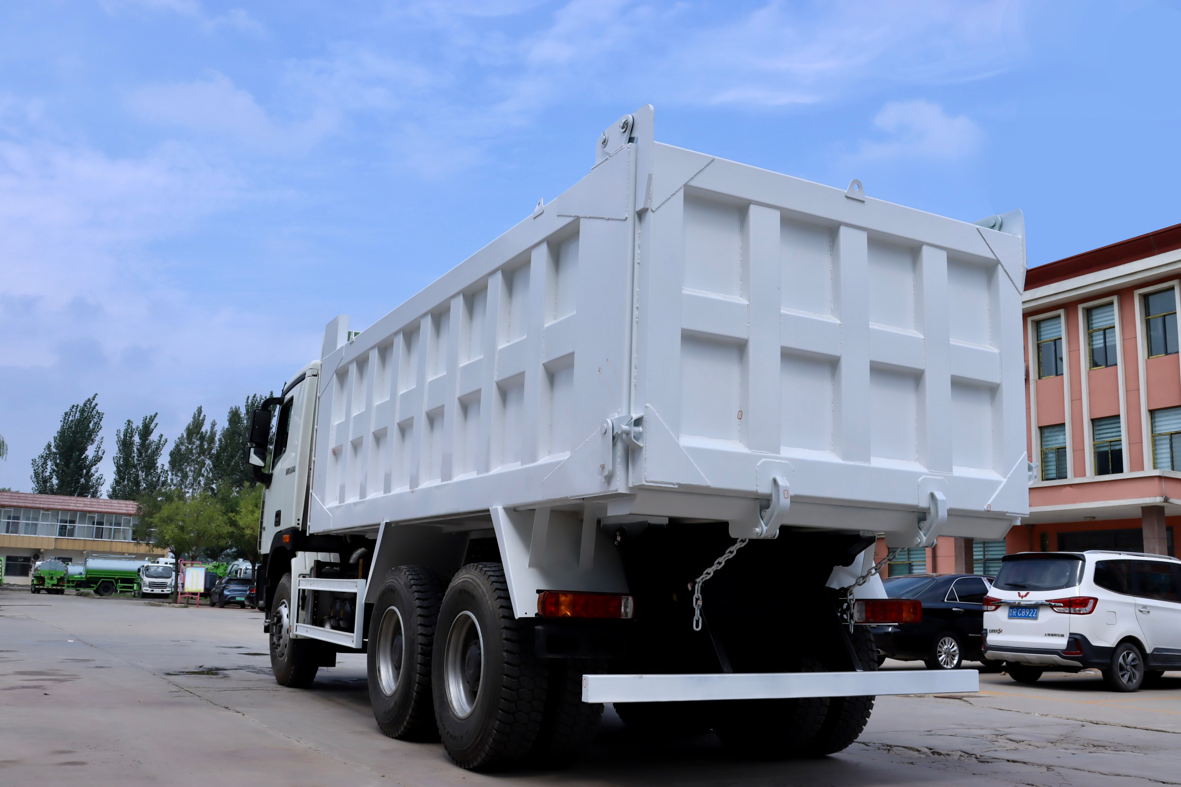 Customizable New Foton Auman 6x4 Diesel Euro 4 Heavy Dump Truck with Right Steering for Engine Rear Camera & FAST Gearbox