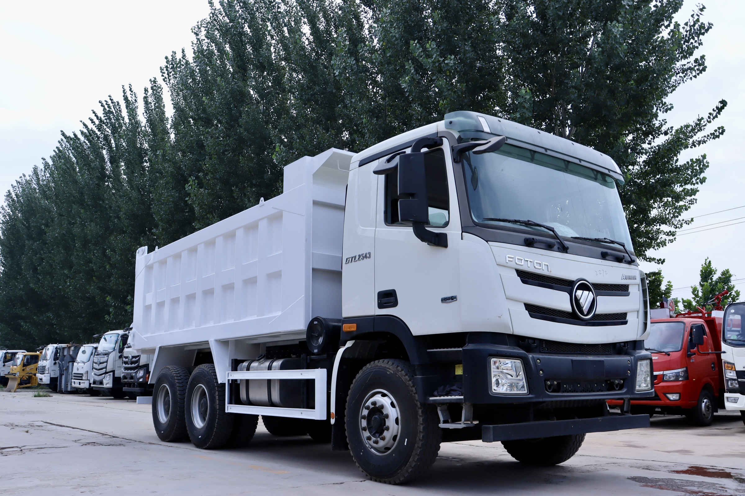 Customizable New Foton Auman 6x4 Diesel Euro 4 Heavy Dump Truck with Right Steering for Engine Rear Camera & FAST Gearbox