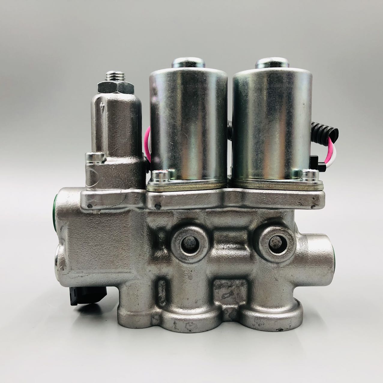 22F-60-31600 valve is suitable for Komatsu PC55 excavator parts