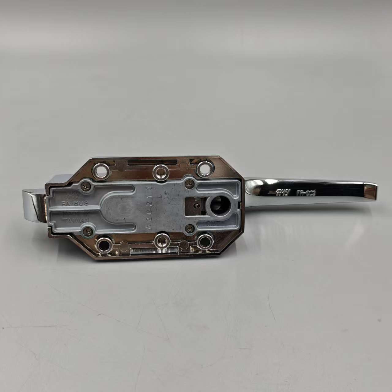 Made in China 21T-54-35421Handle Komatsu is suitable for Komatsu PC2000 excavator parts