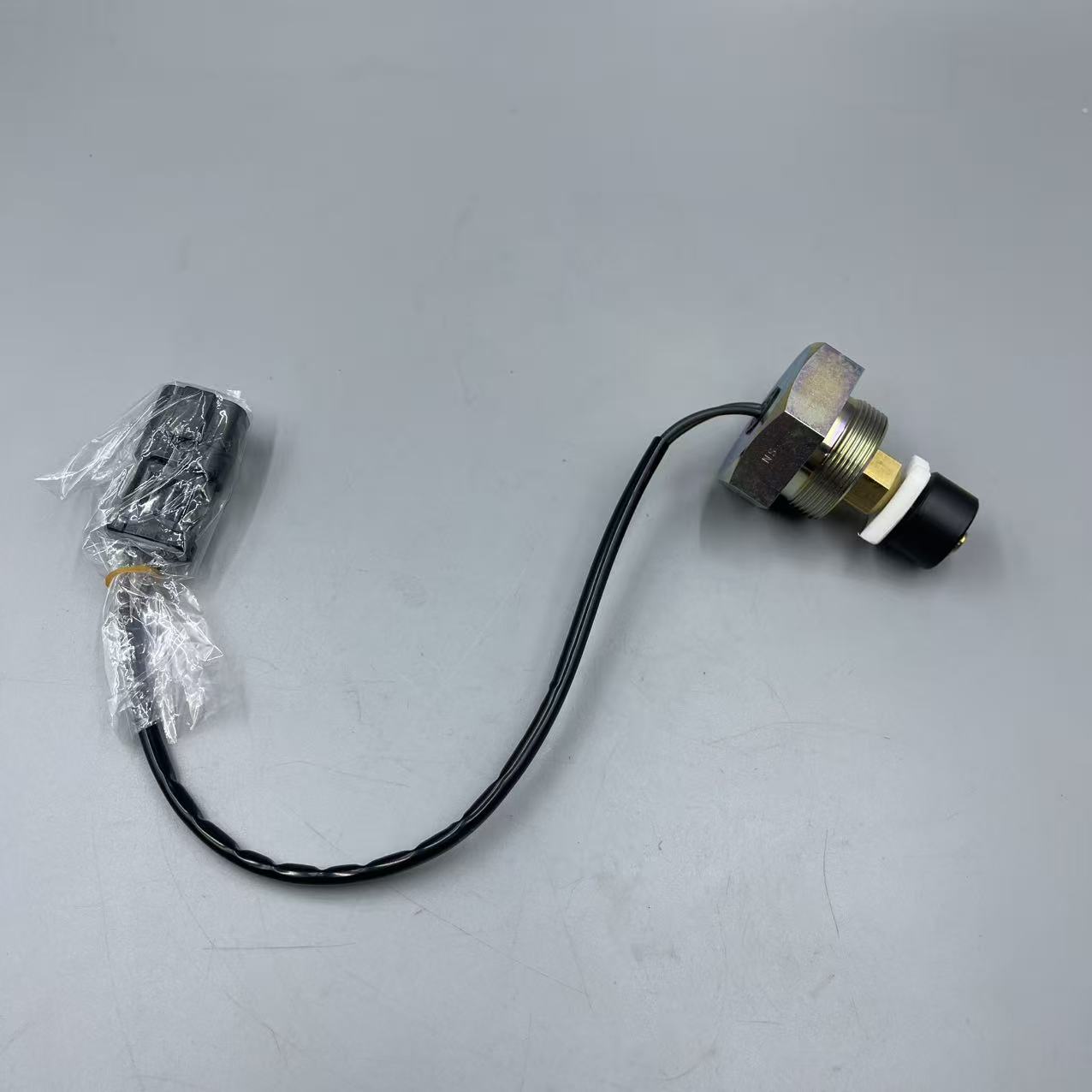 7861-92-4500 SENSOR is compatible with various parts of Komatsu PC240 WA270-3 models
