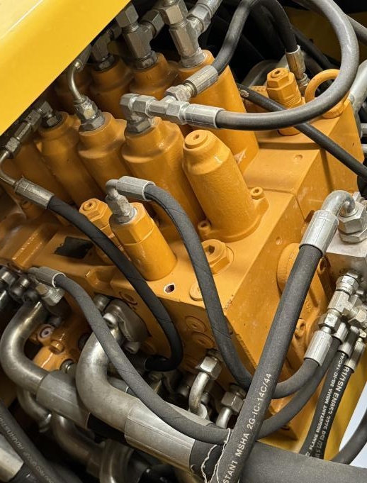 Bate Heavy Industry Crawler Hydraulic Excavator | Heavy-Duty Earthmoving & Mining Equipment