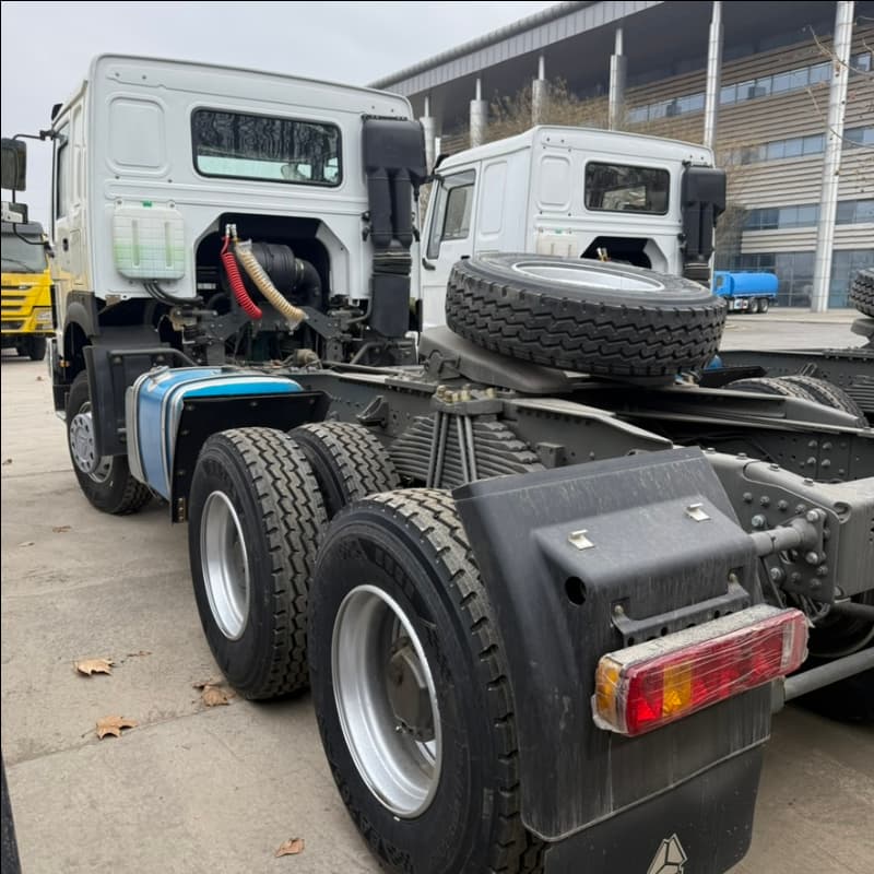 HOWO 371 Tractor Truck