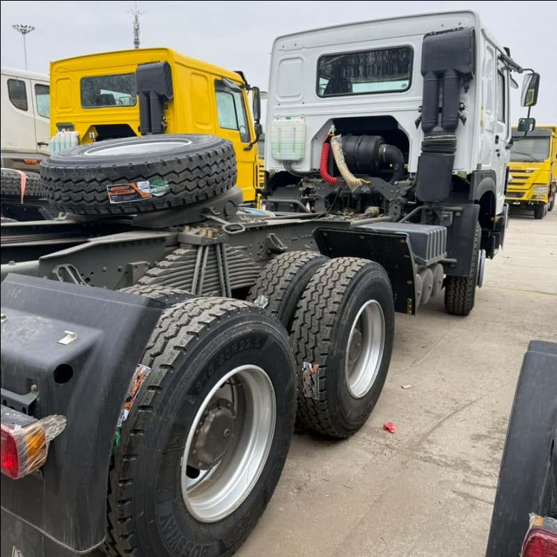 HOWO 371 Tractor Truck