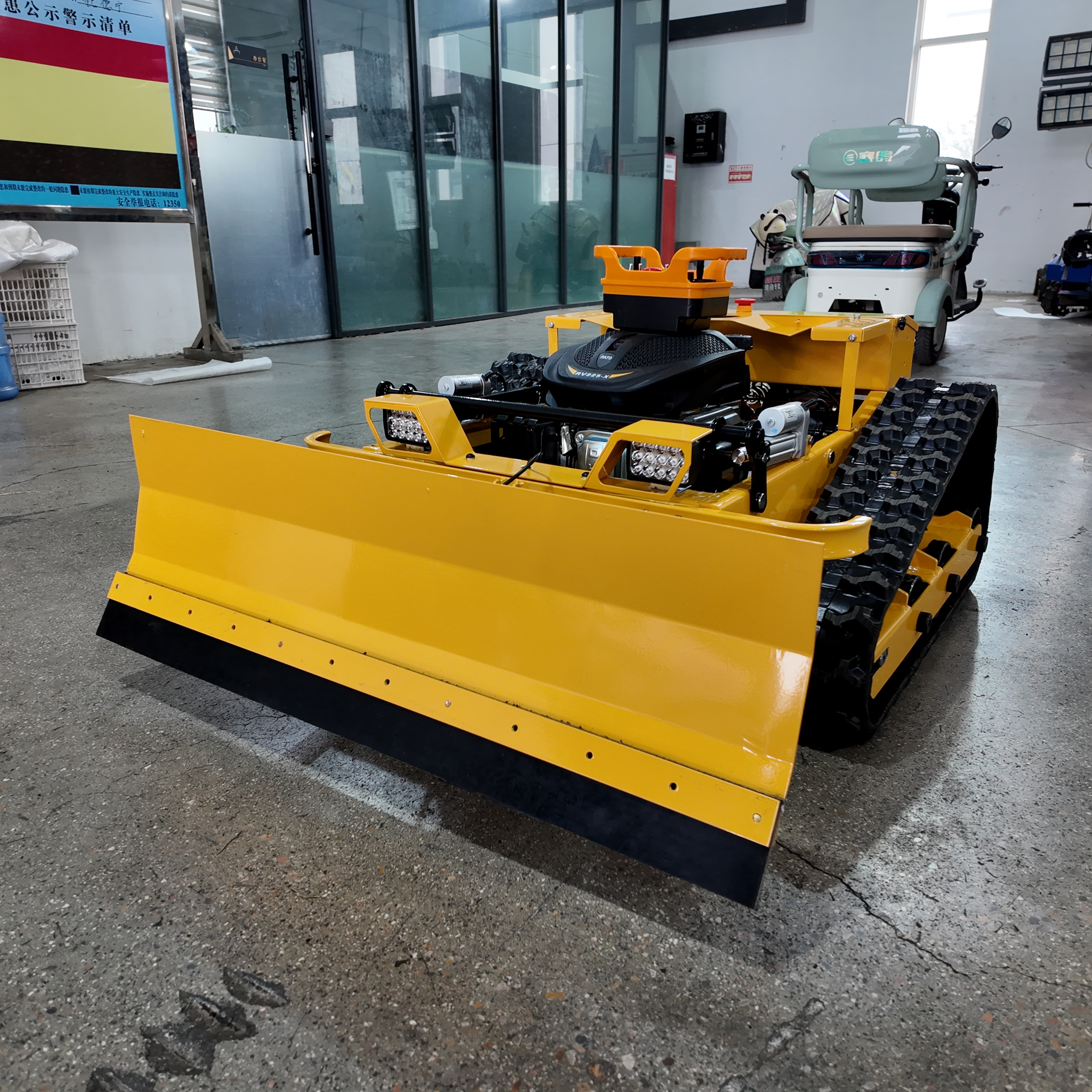 YM-550 Brushless Motor Lawn Mower | RATO 225D Engine 2000m²/h Capacity