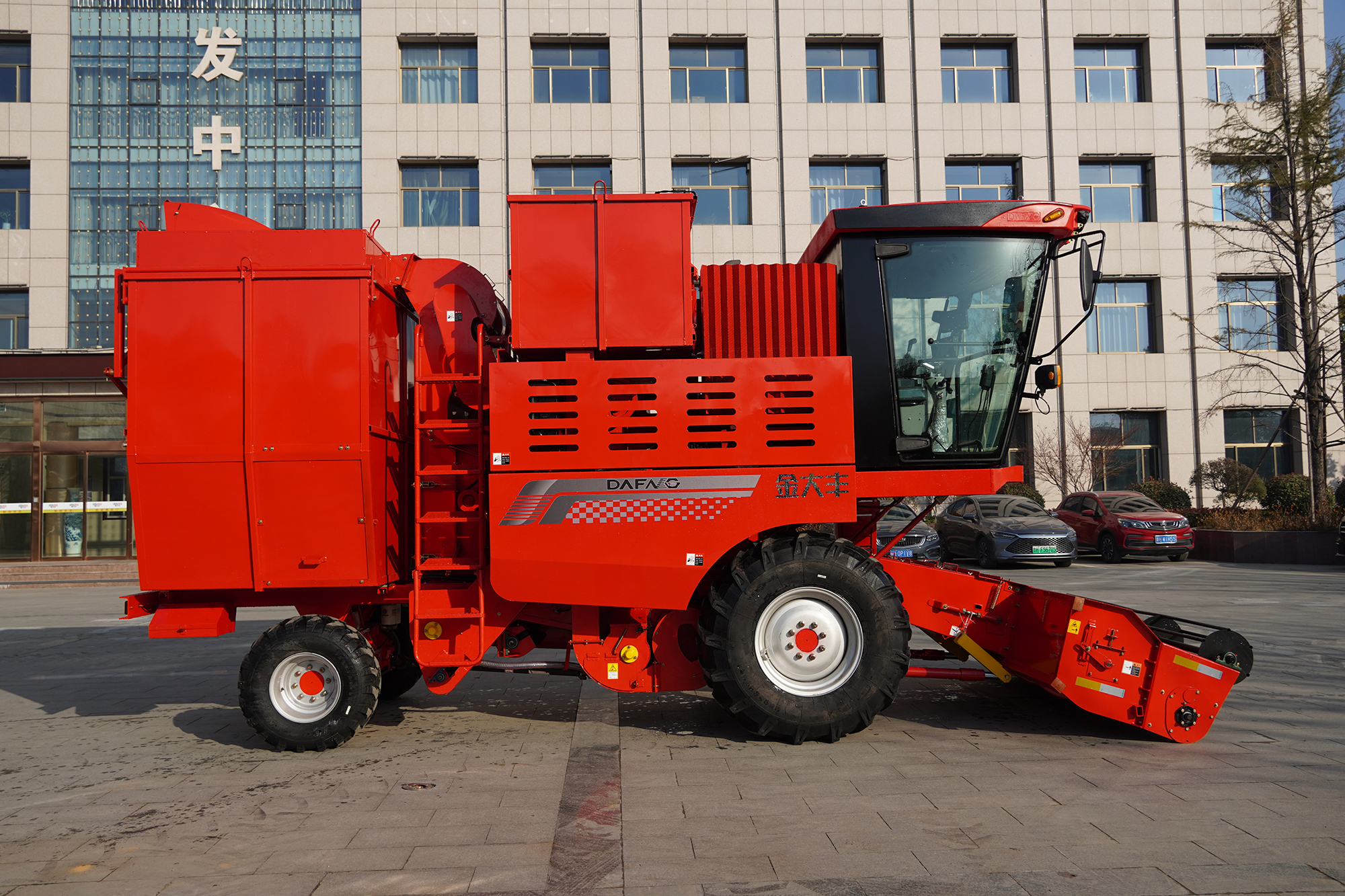 Peanut Harvester | High Efficiency Peanut Digging & Picking Machine