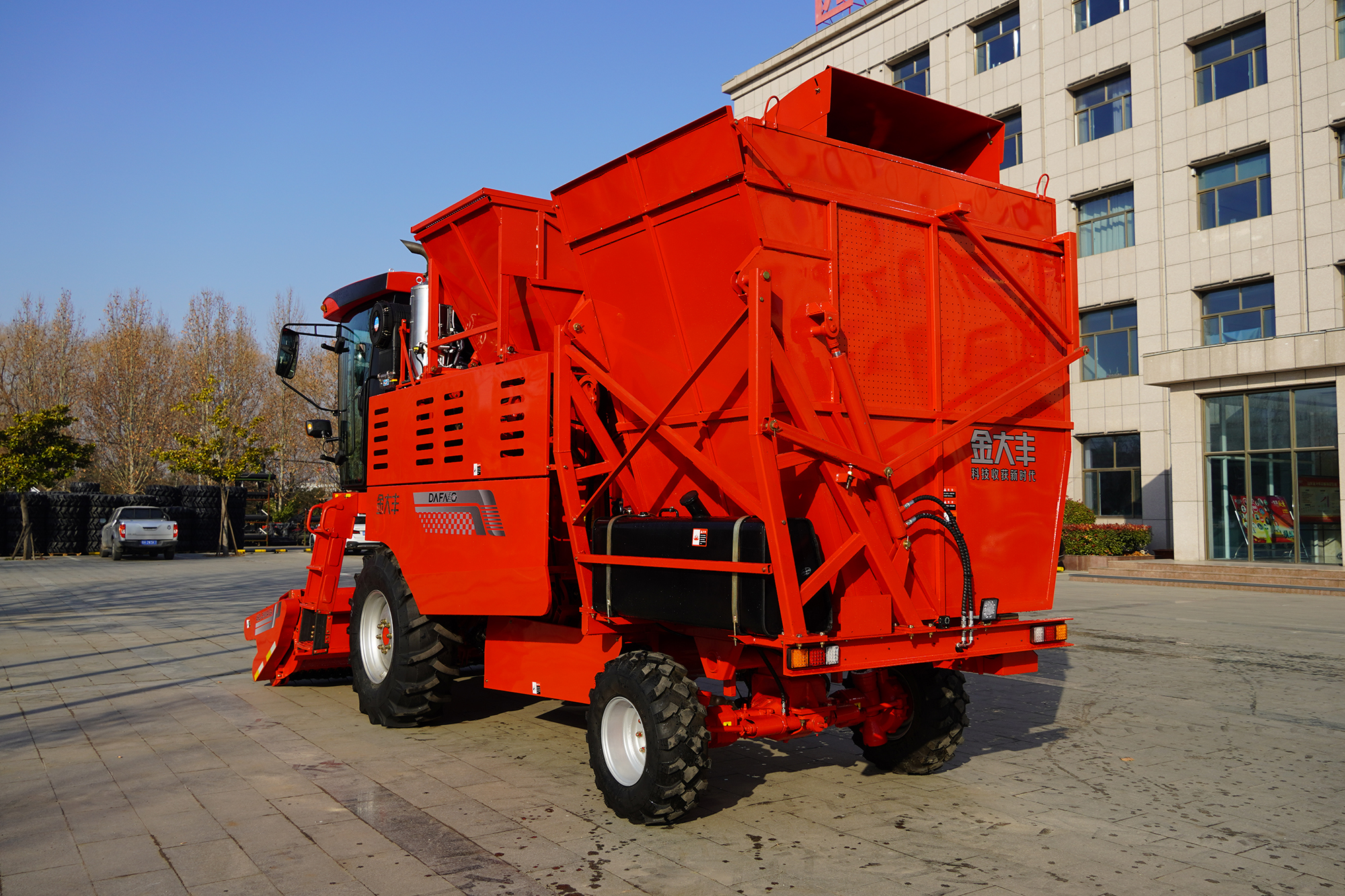 Peanut Harvester | High Efficiency Peanut Digging & Picking Machine
