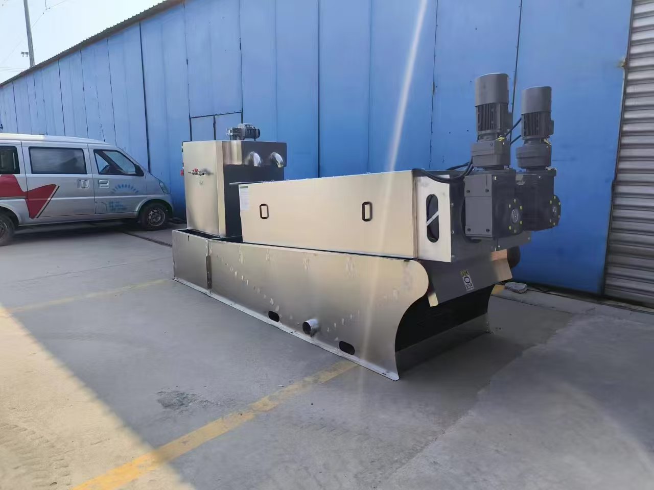 401 type screw-type sludge dewatering machine - specially designed for treating aquaculture wastewater