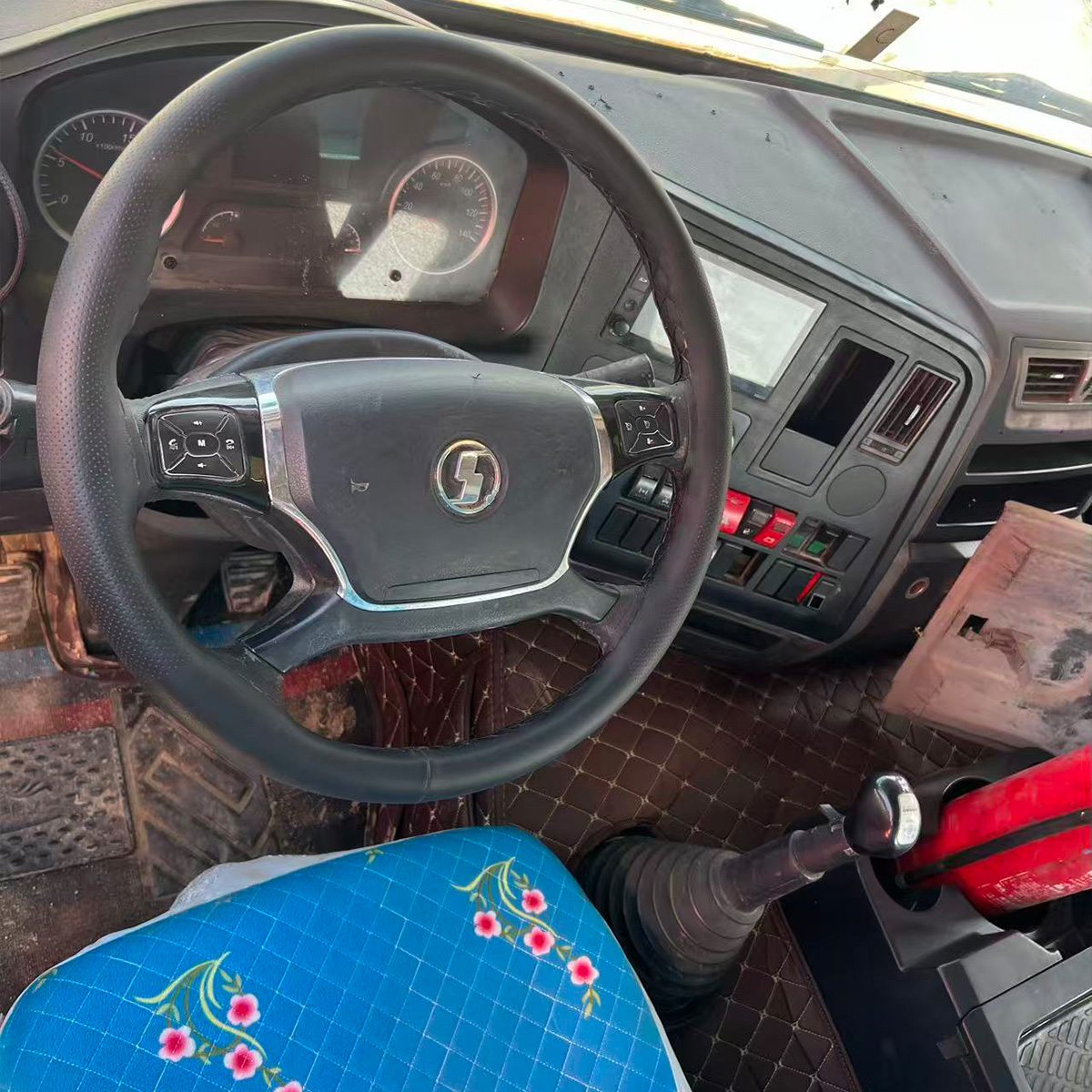 Used Shacman Delong X3000 Tractor Truck 550HP Weichai Engine Euro V Front 2 Rear 3 Leaf Springs