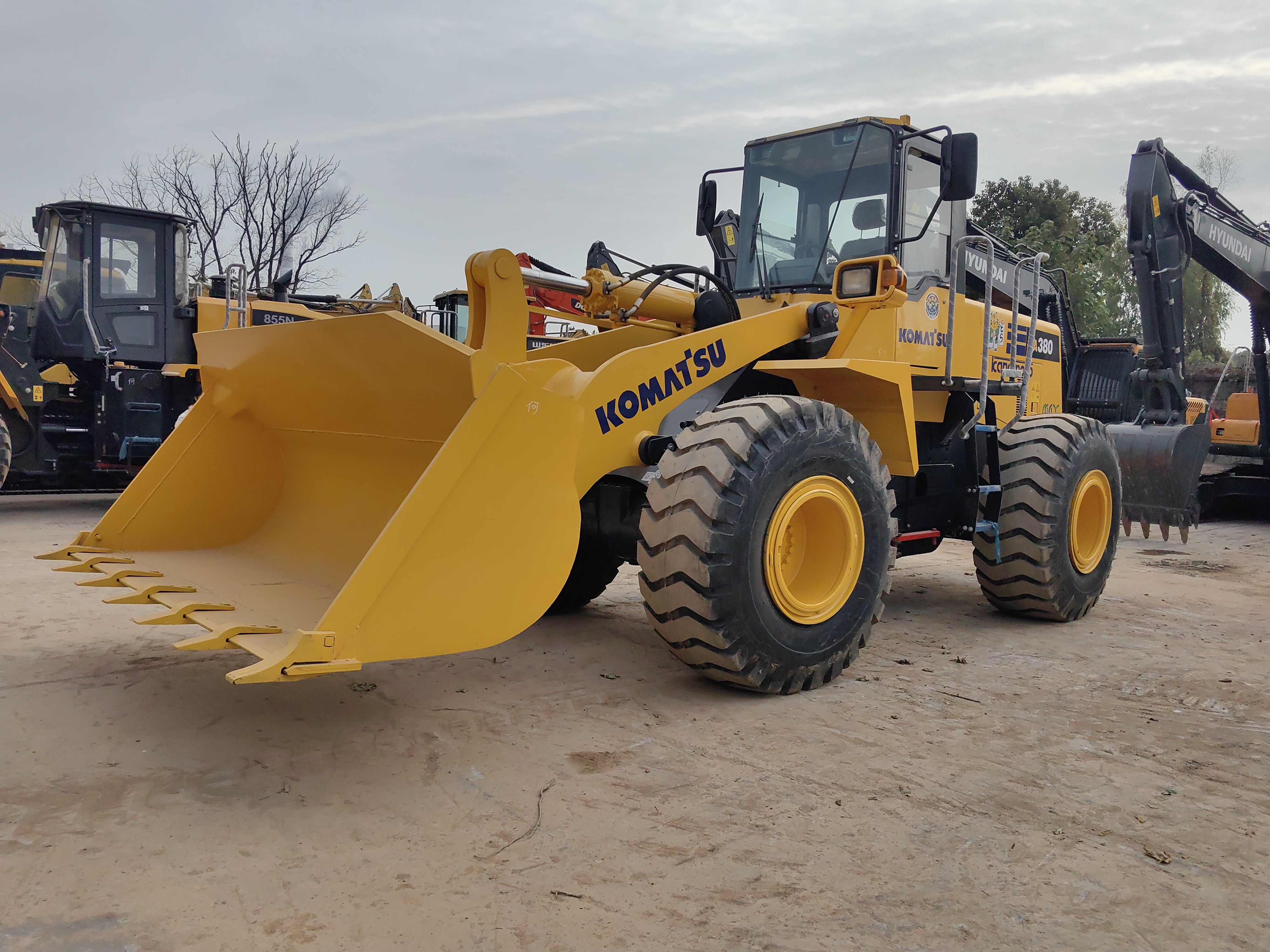 KOMATSU WA380 USED LOADER