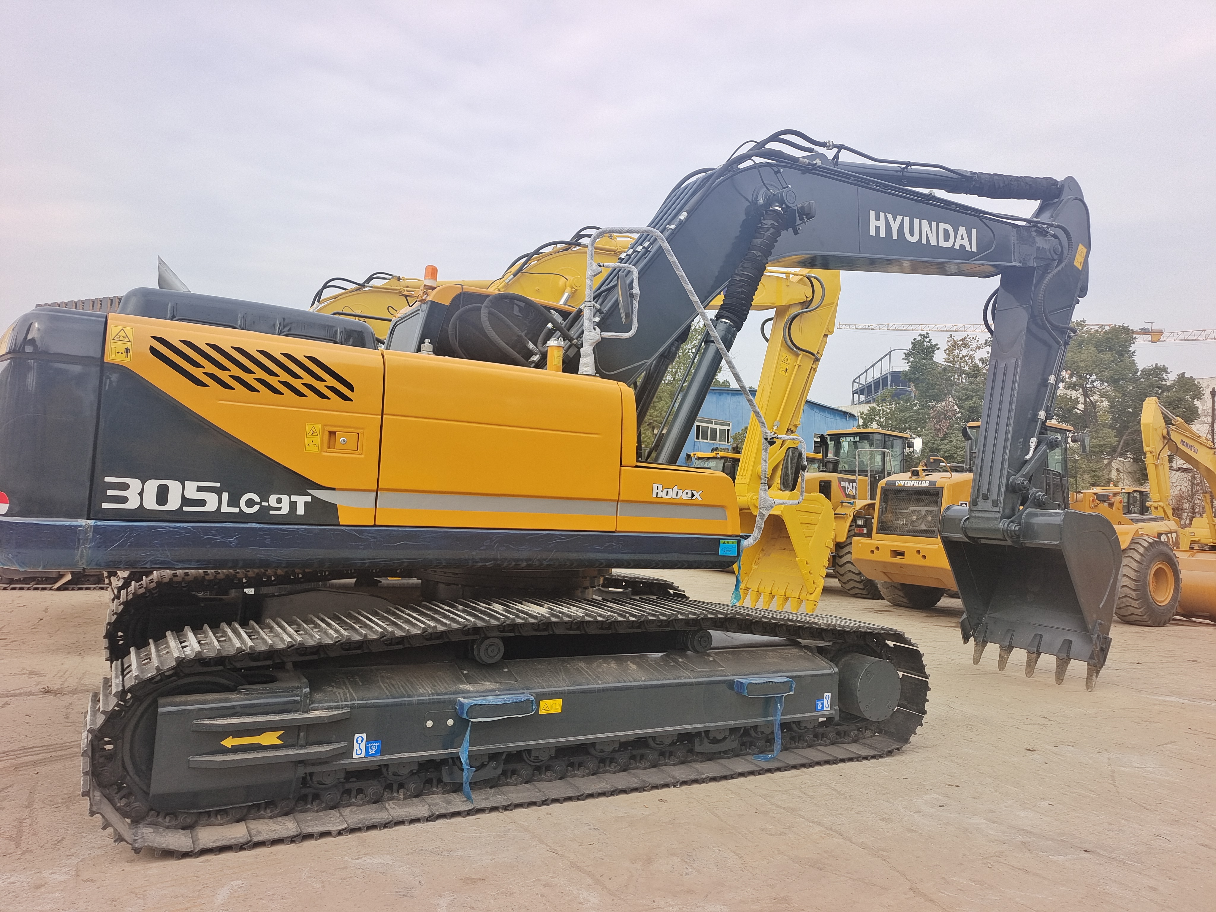 HYUNDAI 305LC-9  USED EXCAVATOR