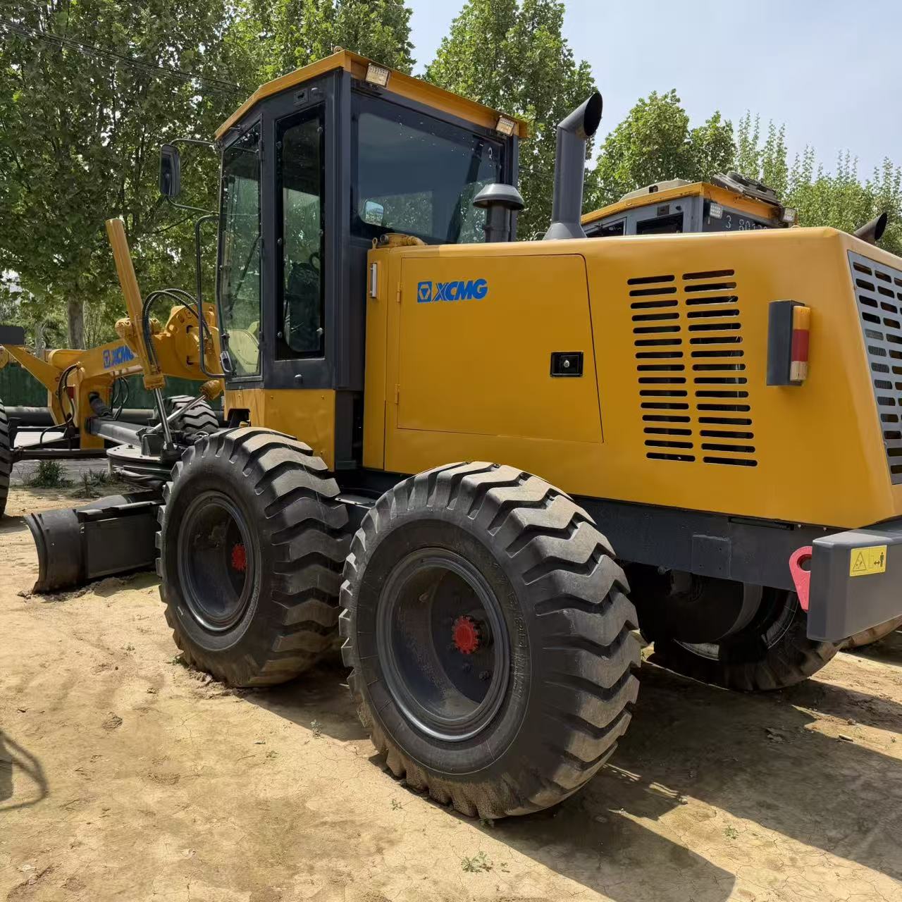 Used XCMG/SANY/LIUGONG/Shantui Self-Propelled Motor Grader 180/215HP for Export