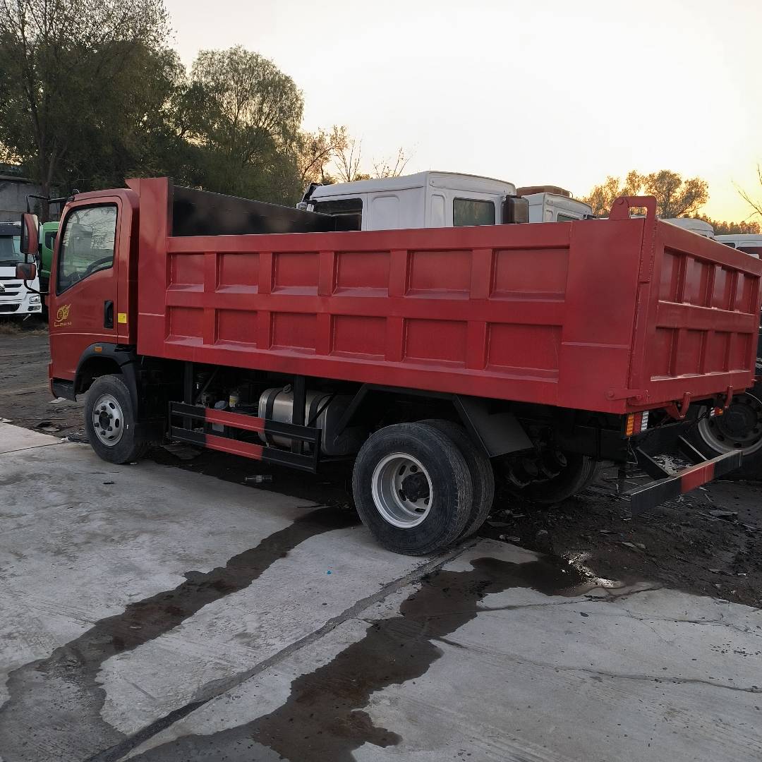 HOWO light truck dump truck large object transportation engineering vehicle large, medium and small construction site slag and garbage removal vehicle