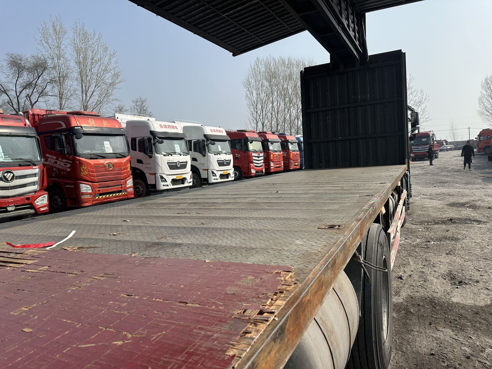 9.6m 6×2 Wing Van Truck, 320HP Manual Transmission, National VI, Original Hydraulic Retarder, Full Configuration