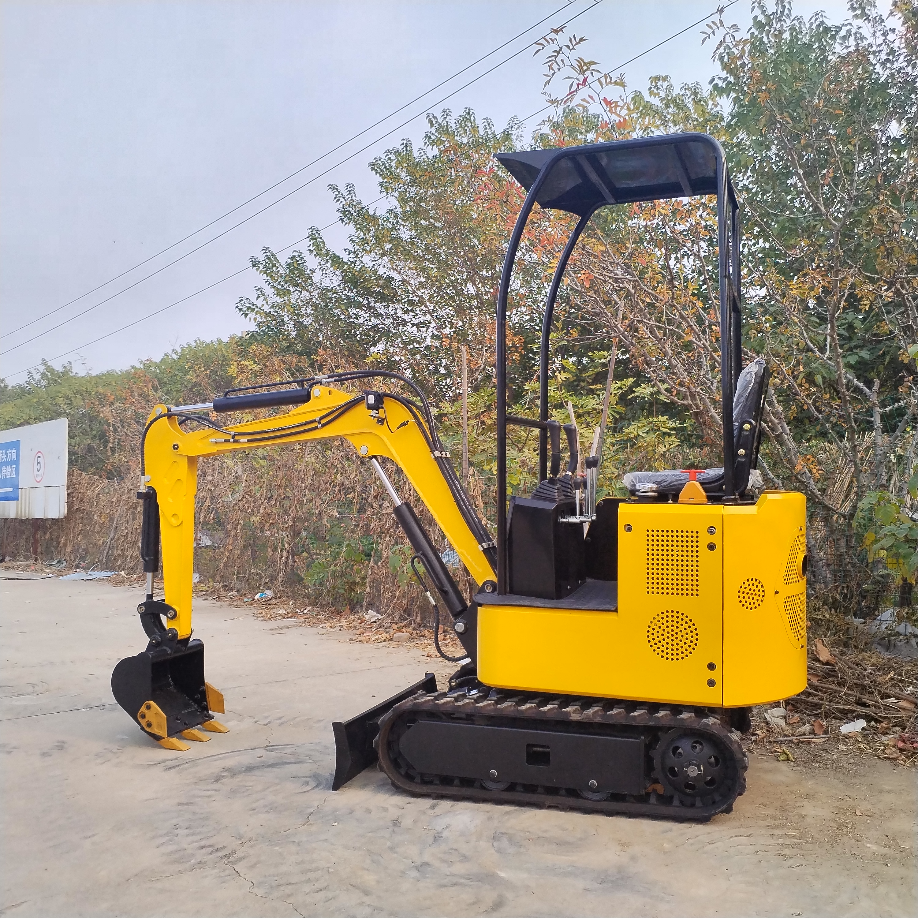 Compact Tracked Excavator, Household & Agricultural Mini Digger, Multi-Functional Excavator for Construction Sites